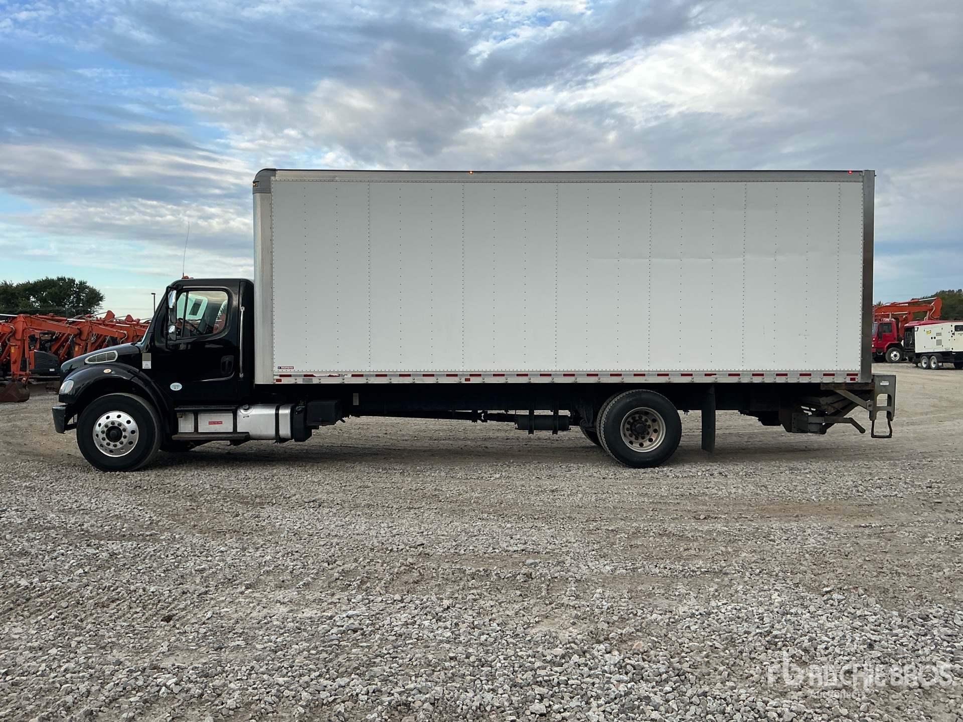 2019 Freightliner M2 106