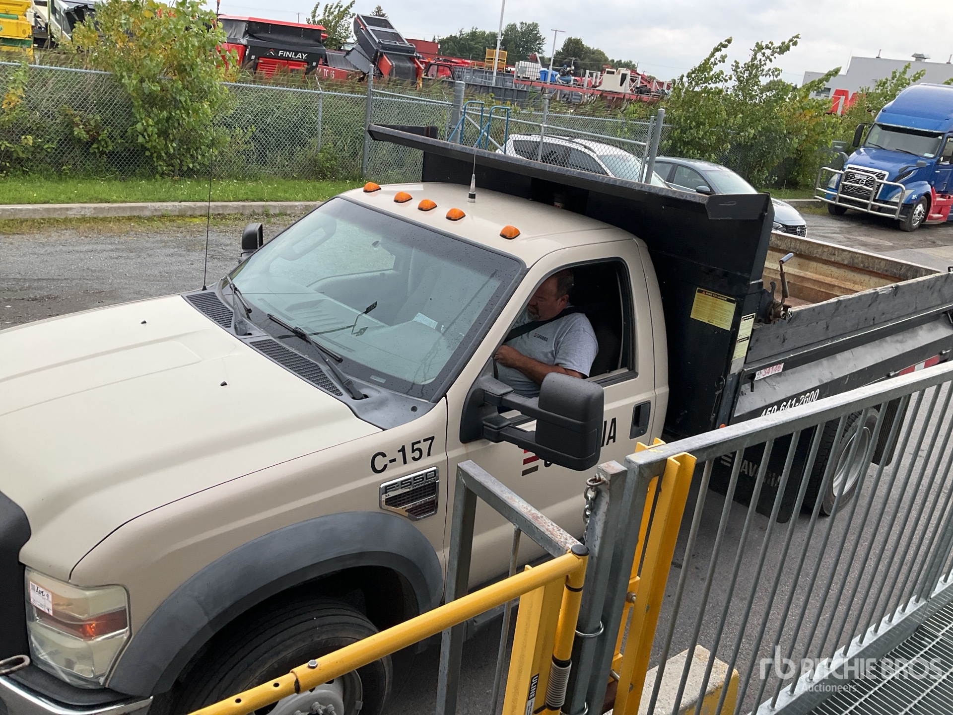 2010 Ford F-550 XL