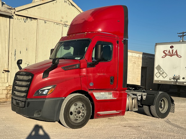 2021 Freightliner Cascadia 116 4x2 S/A Day Cab Truck Tractor