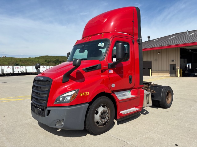 2019 Freightliner Cascadia 116 4x2 S/A Day Cab Truck Tractor