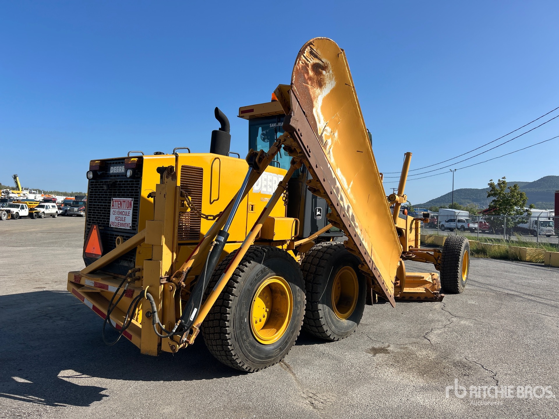 2003 John Deere 770CH