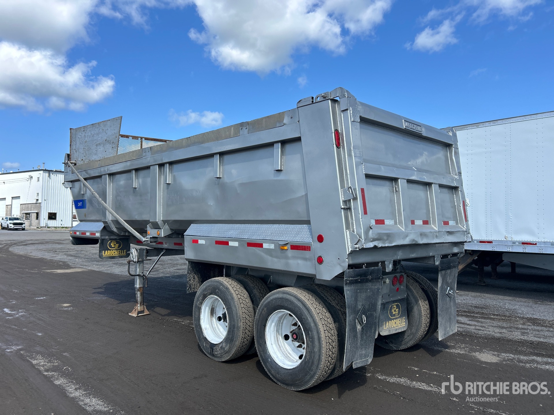 2010 Larochelle 25 FT T/A