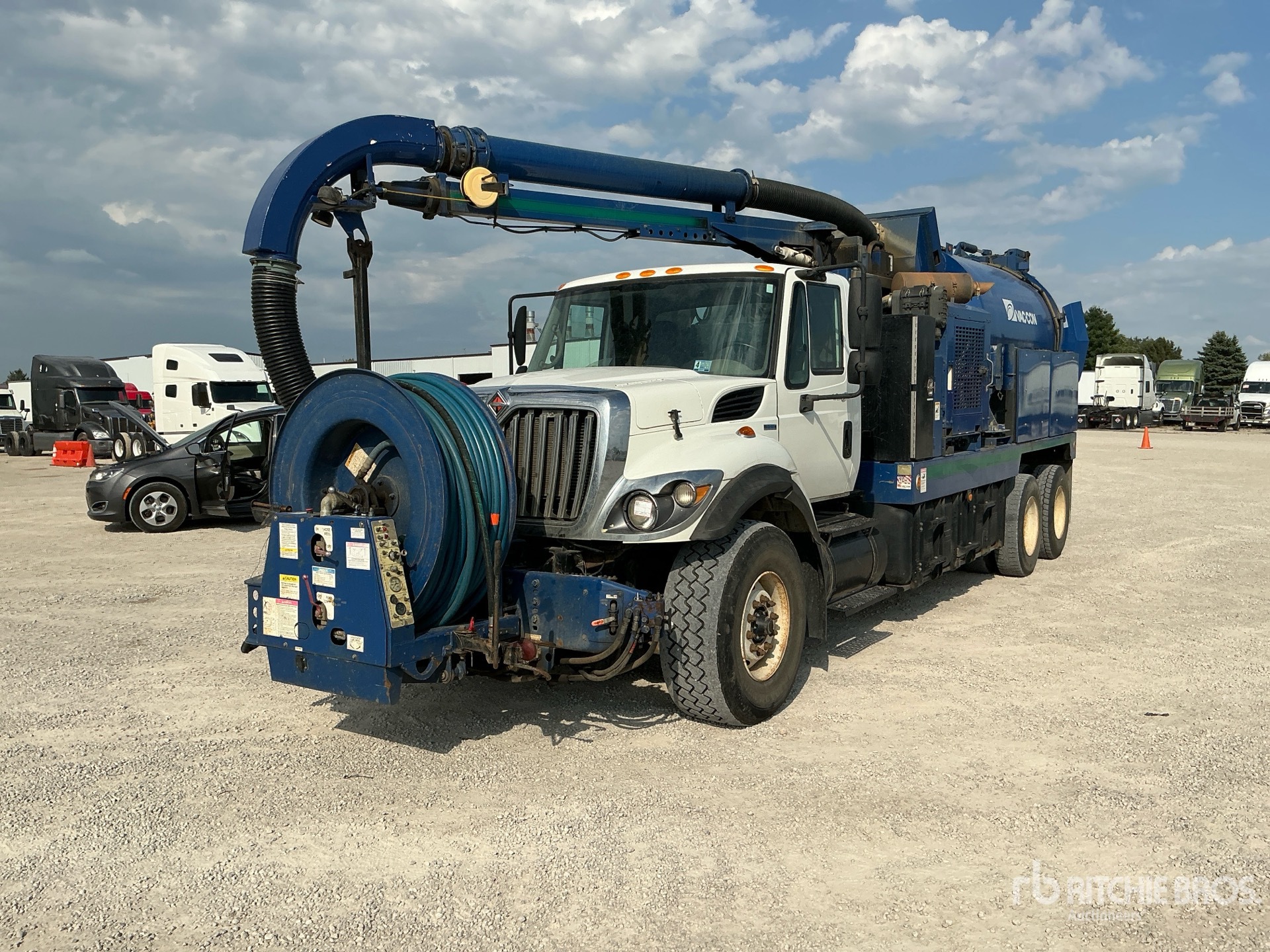 Photo of 2011 International 7500