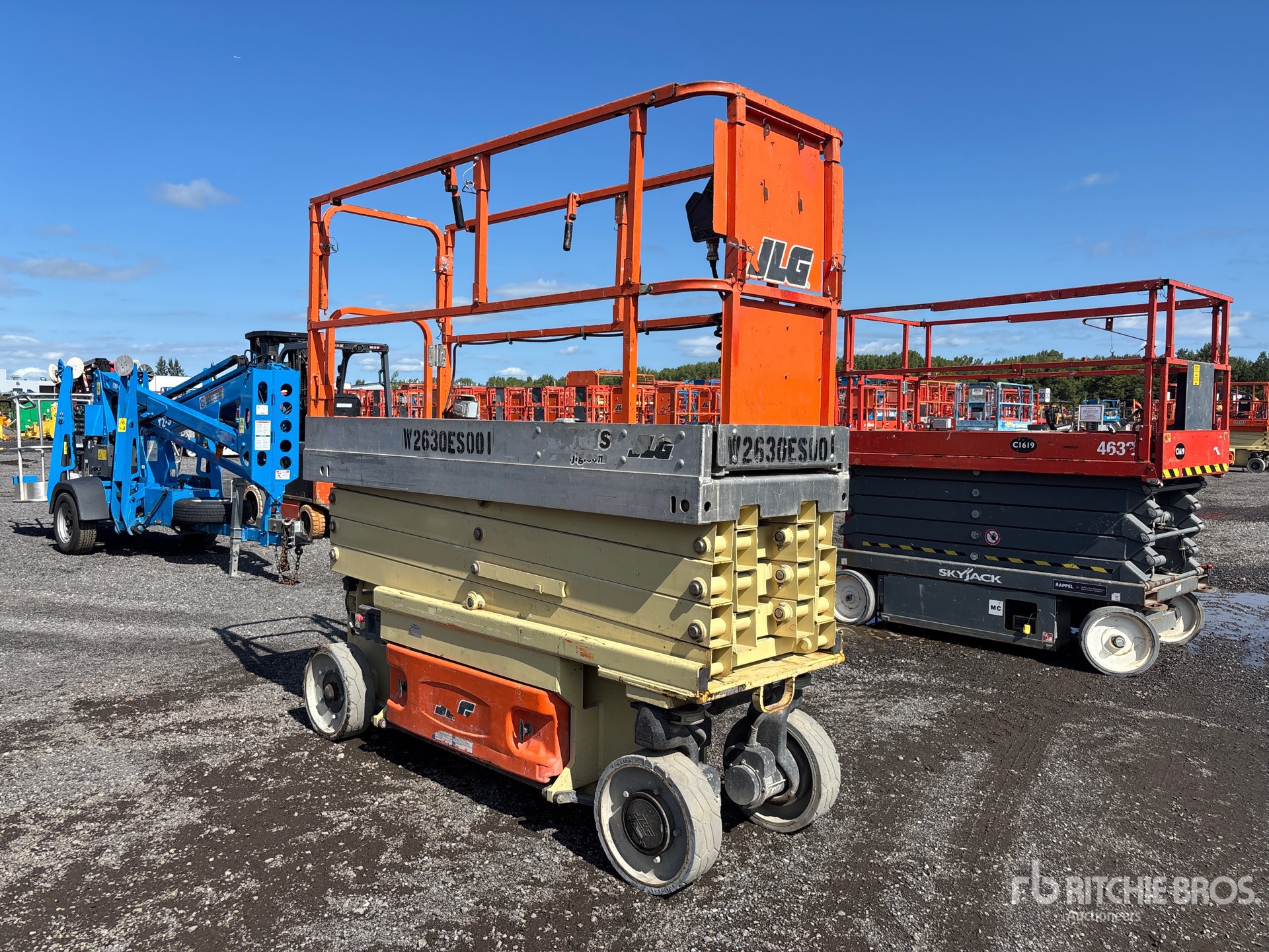 2014 JLG 2630ES