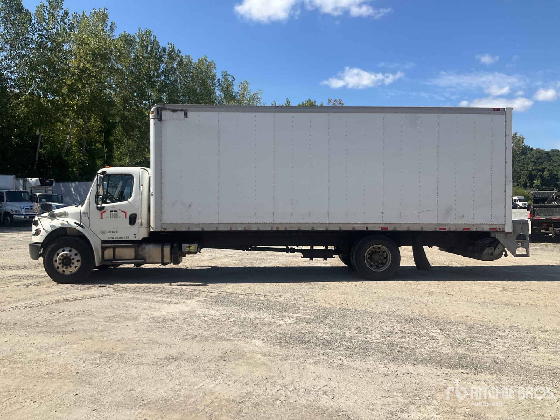 2019 Freightliner M2106