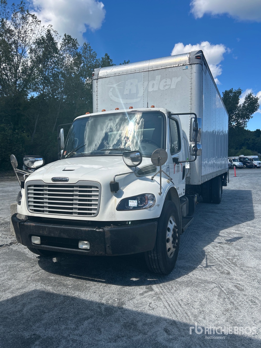 2019 Freightliner M2106