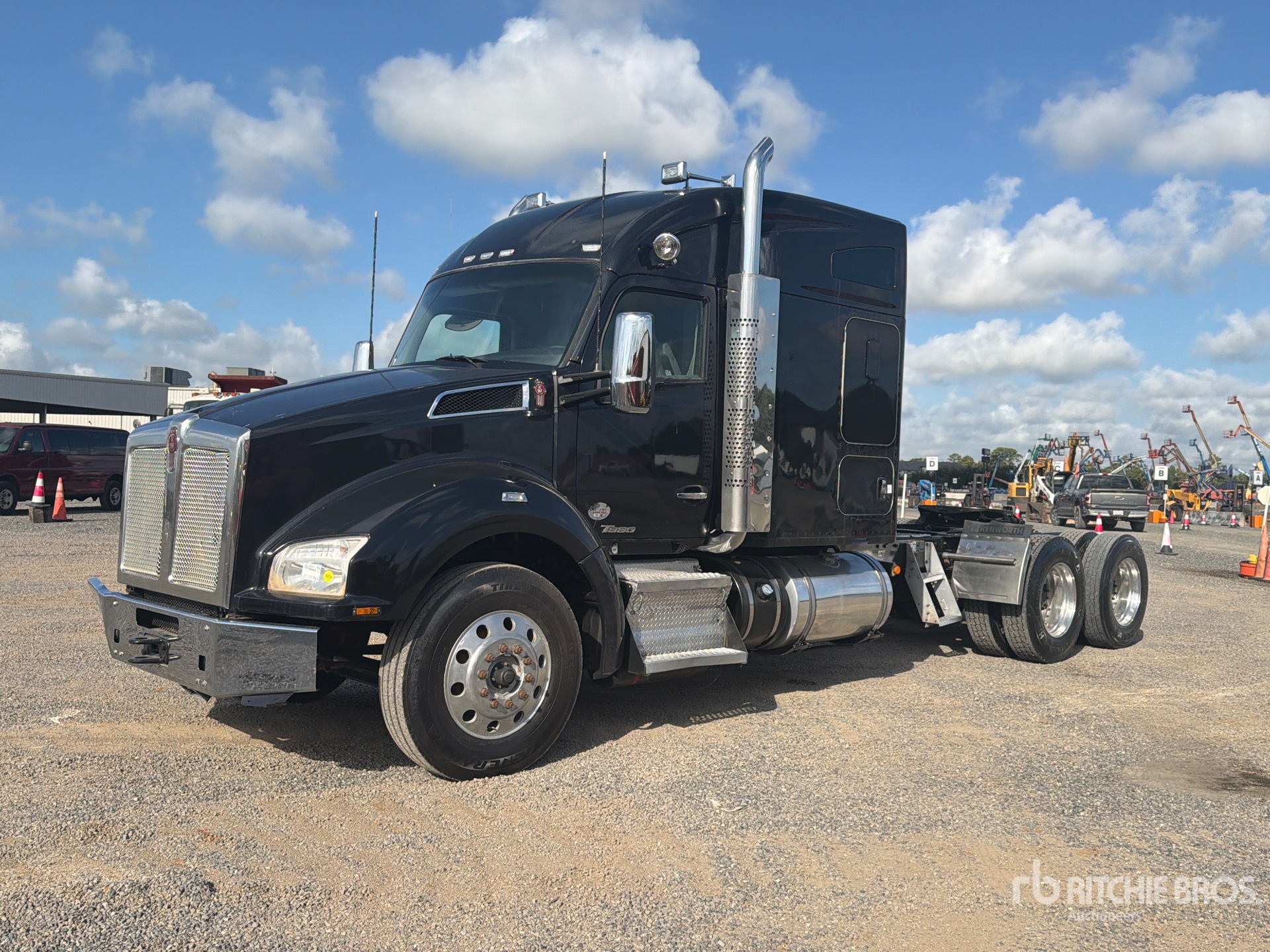 Photo of 2021 Kenworth T880