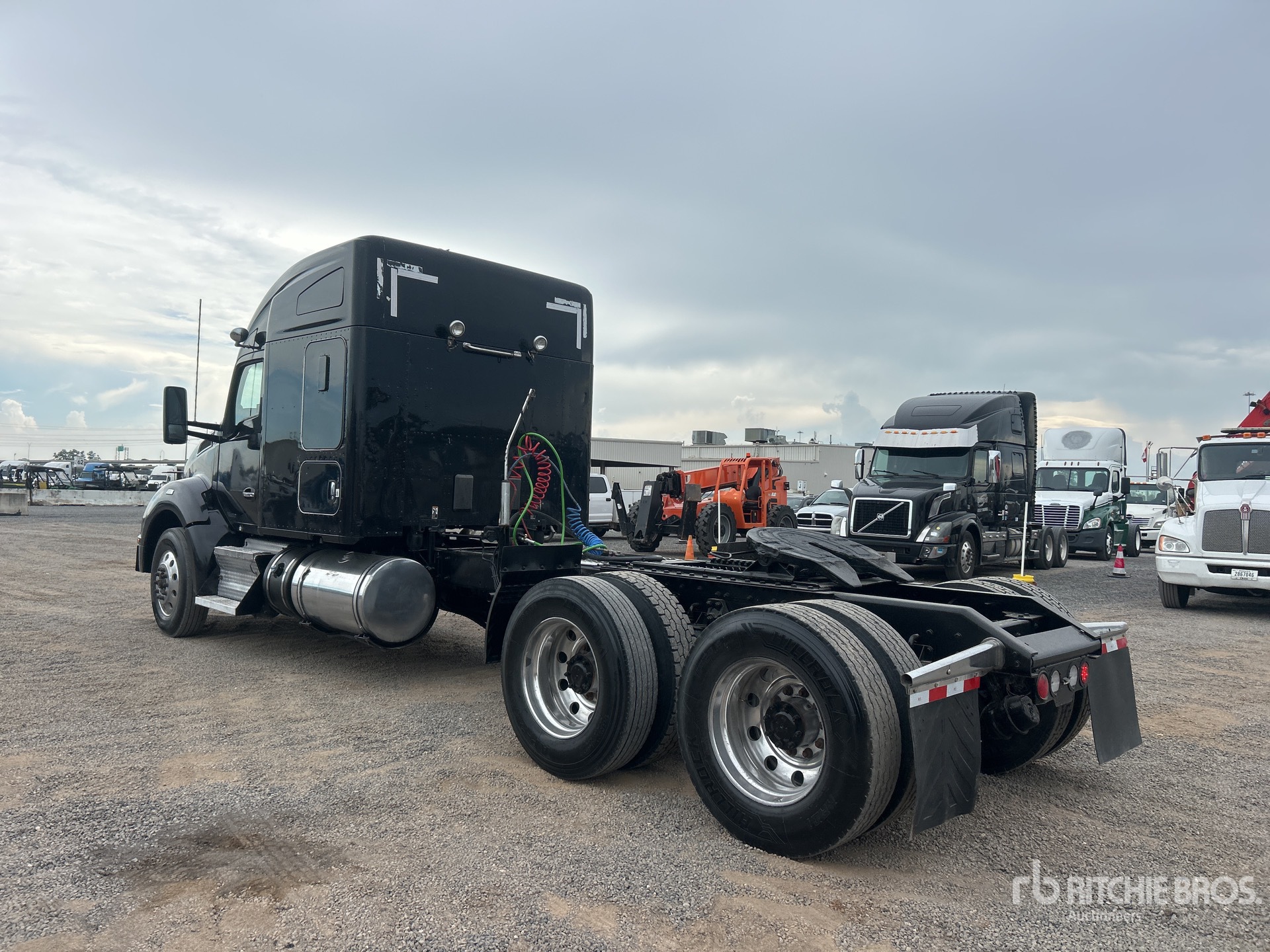 2021 Kenworth T880