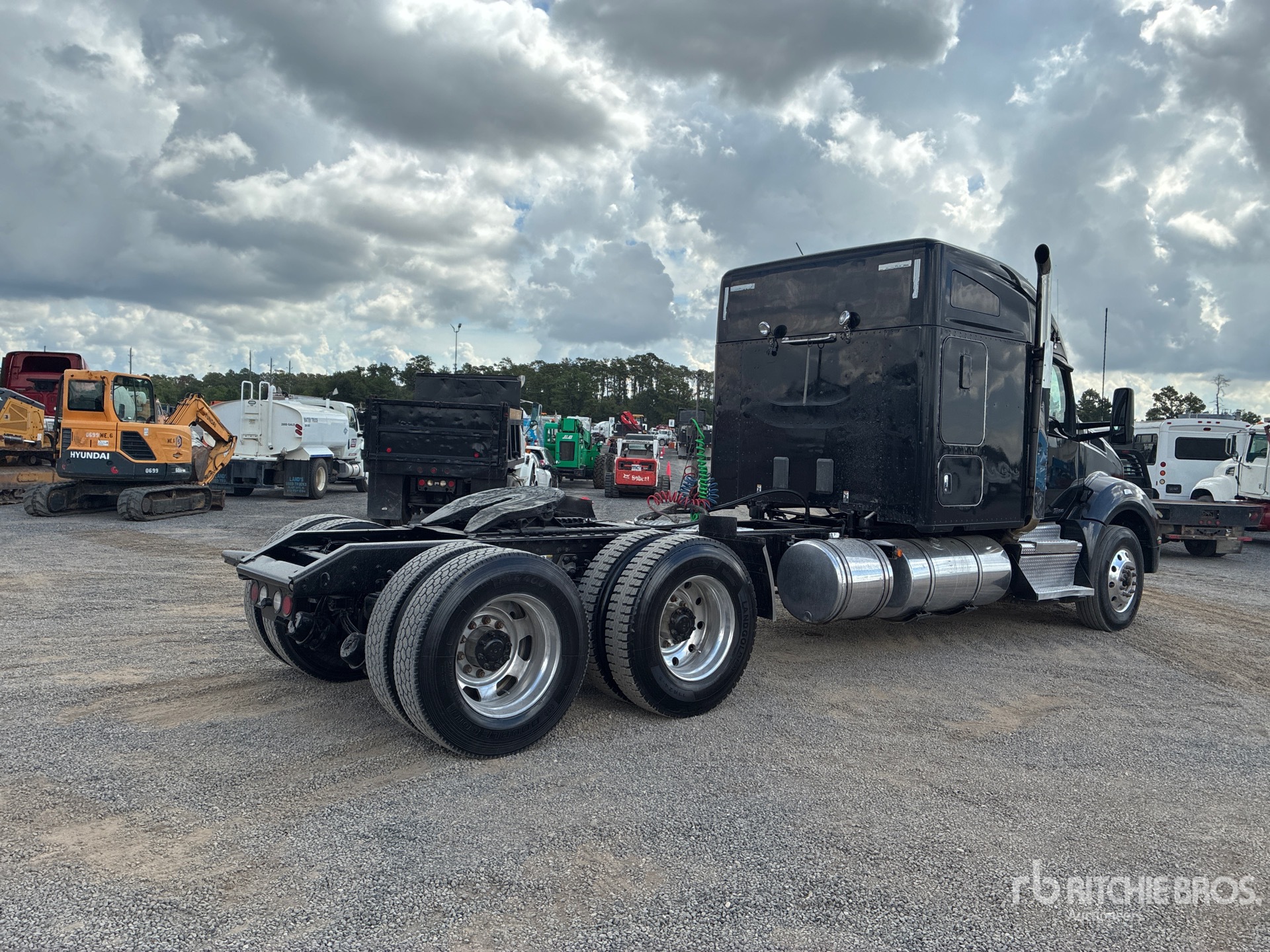 2021 Kenworth T880