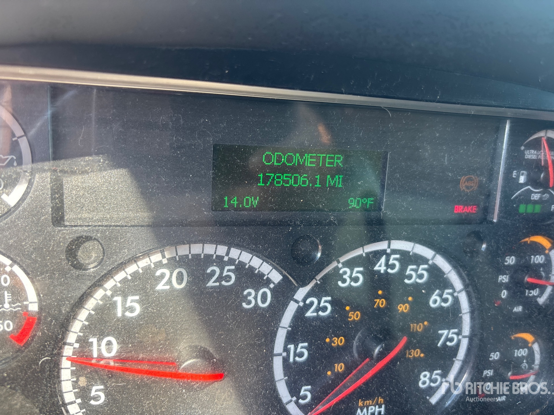 2021 Freightliner M2 106
