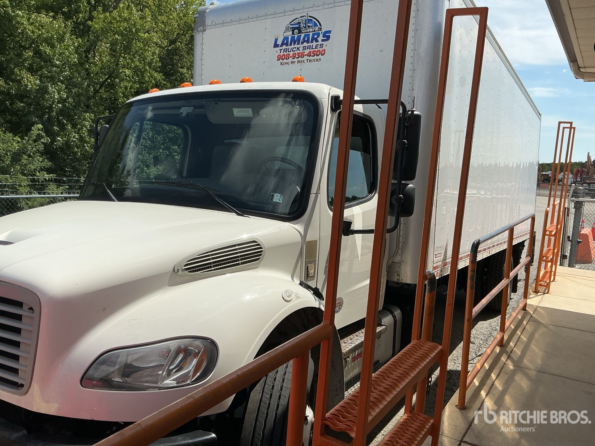 2021 Freightliner M2 106