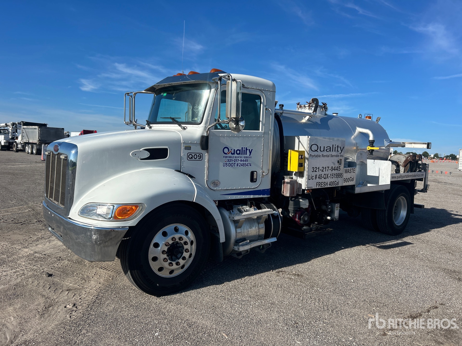 Photo of 2022 Peterbilt 330
