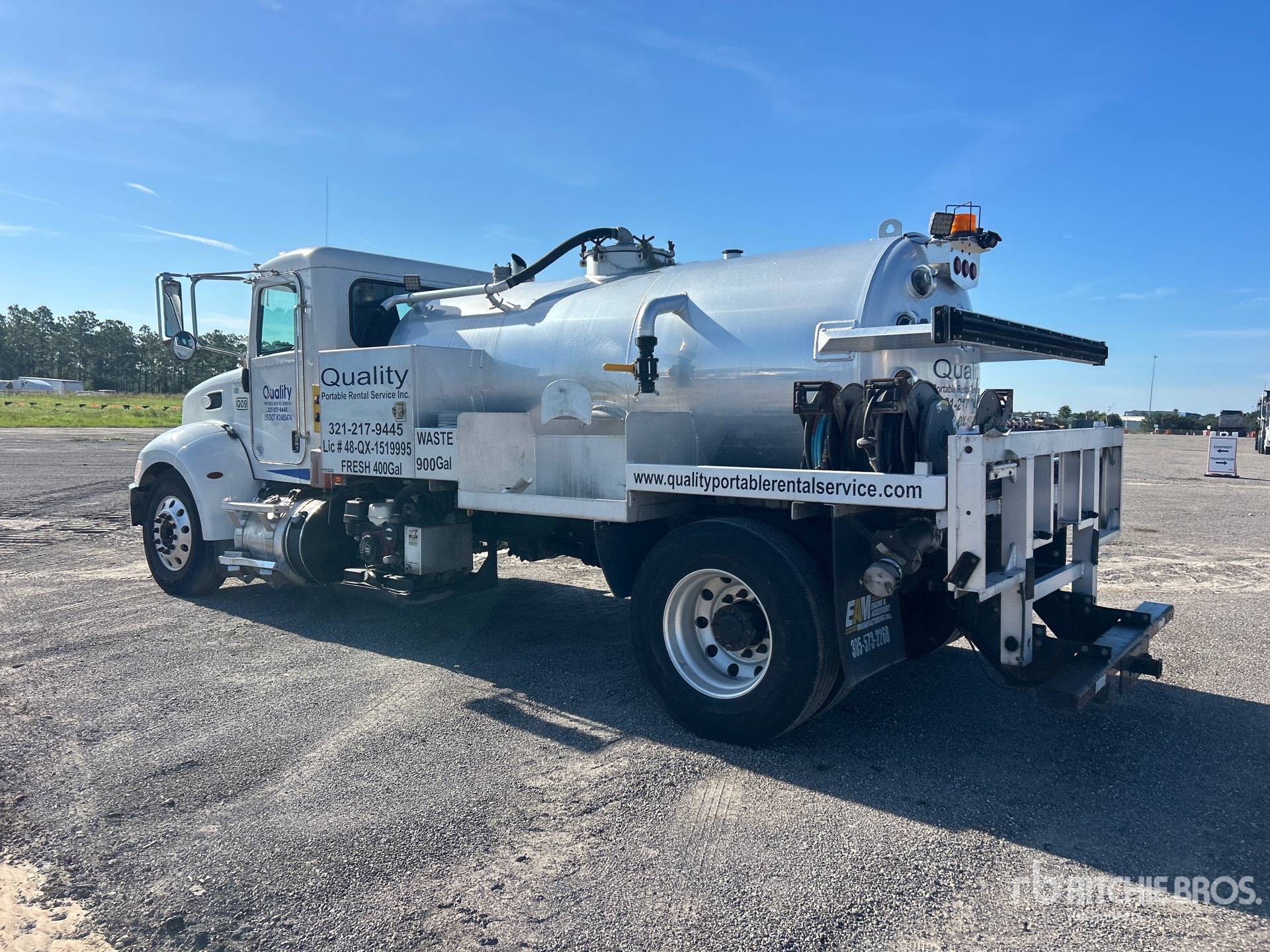 2022 Peterbilt 330