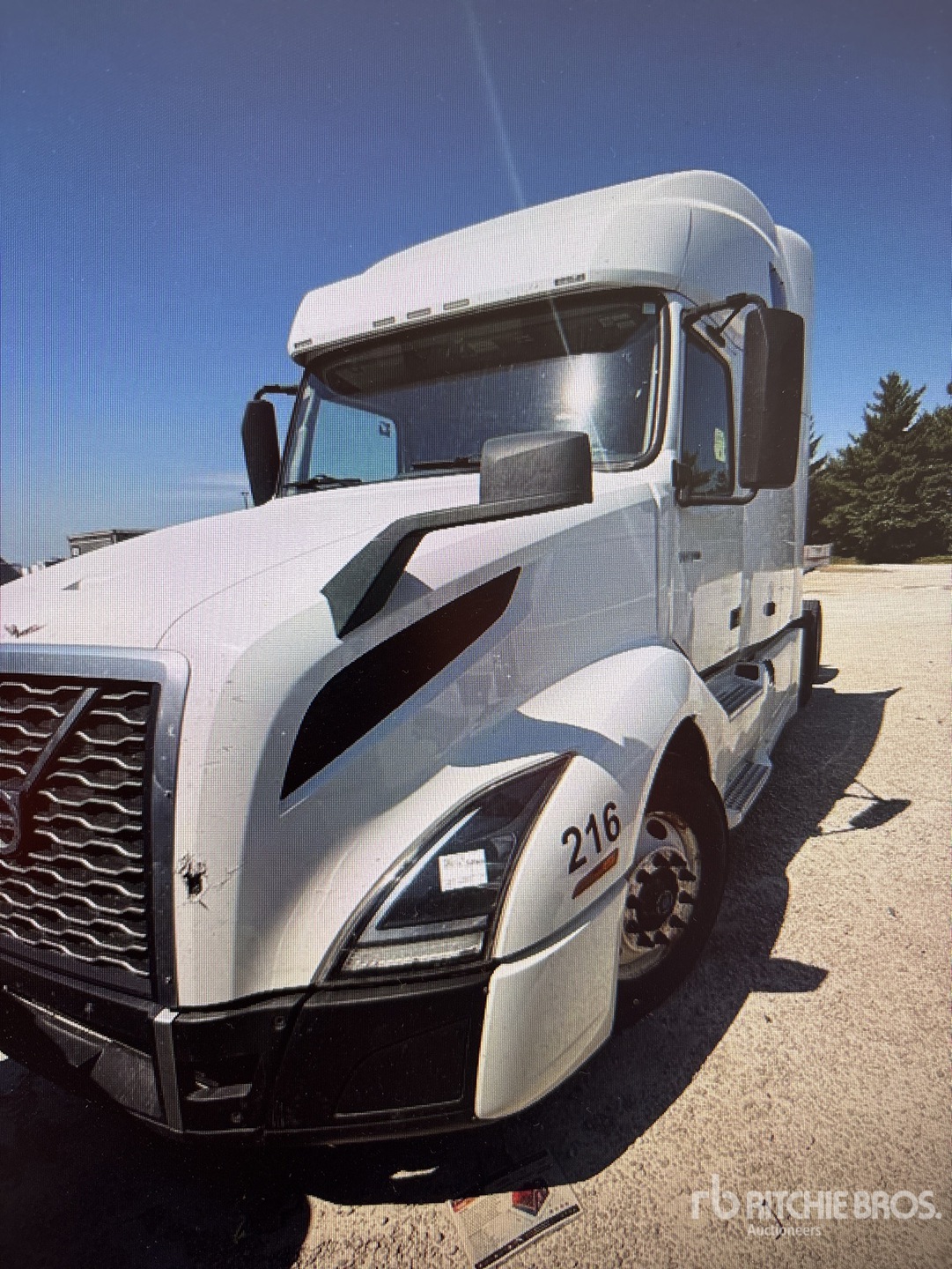 Photo of 2020 Volvo VNL