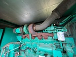 Engine with Auspuffanlage