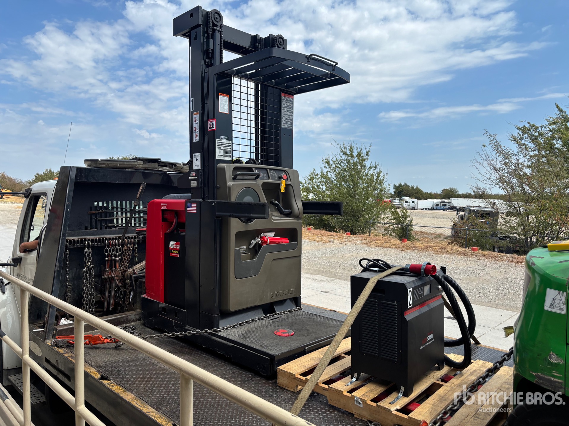 Photo of 2007 Raymond 520-OPC30TT