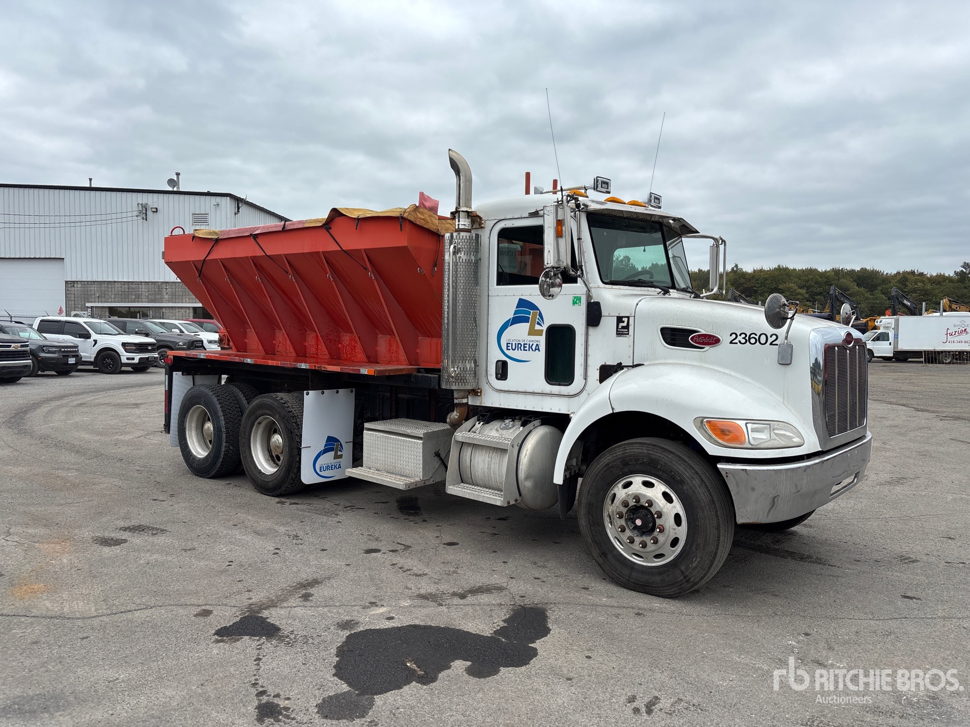 2006 Peterbilt 335