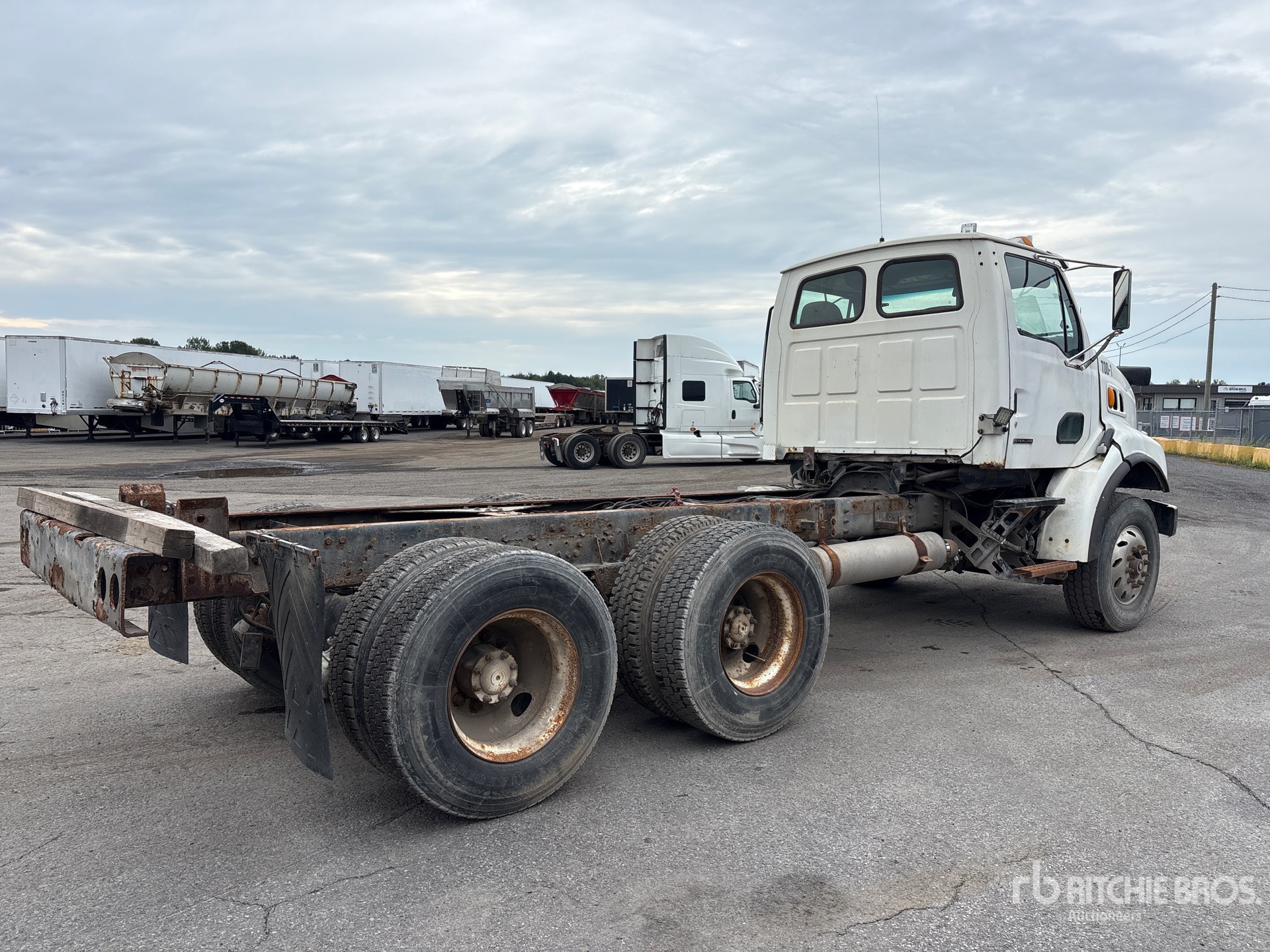 2000 Sterling L9500