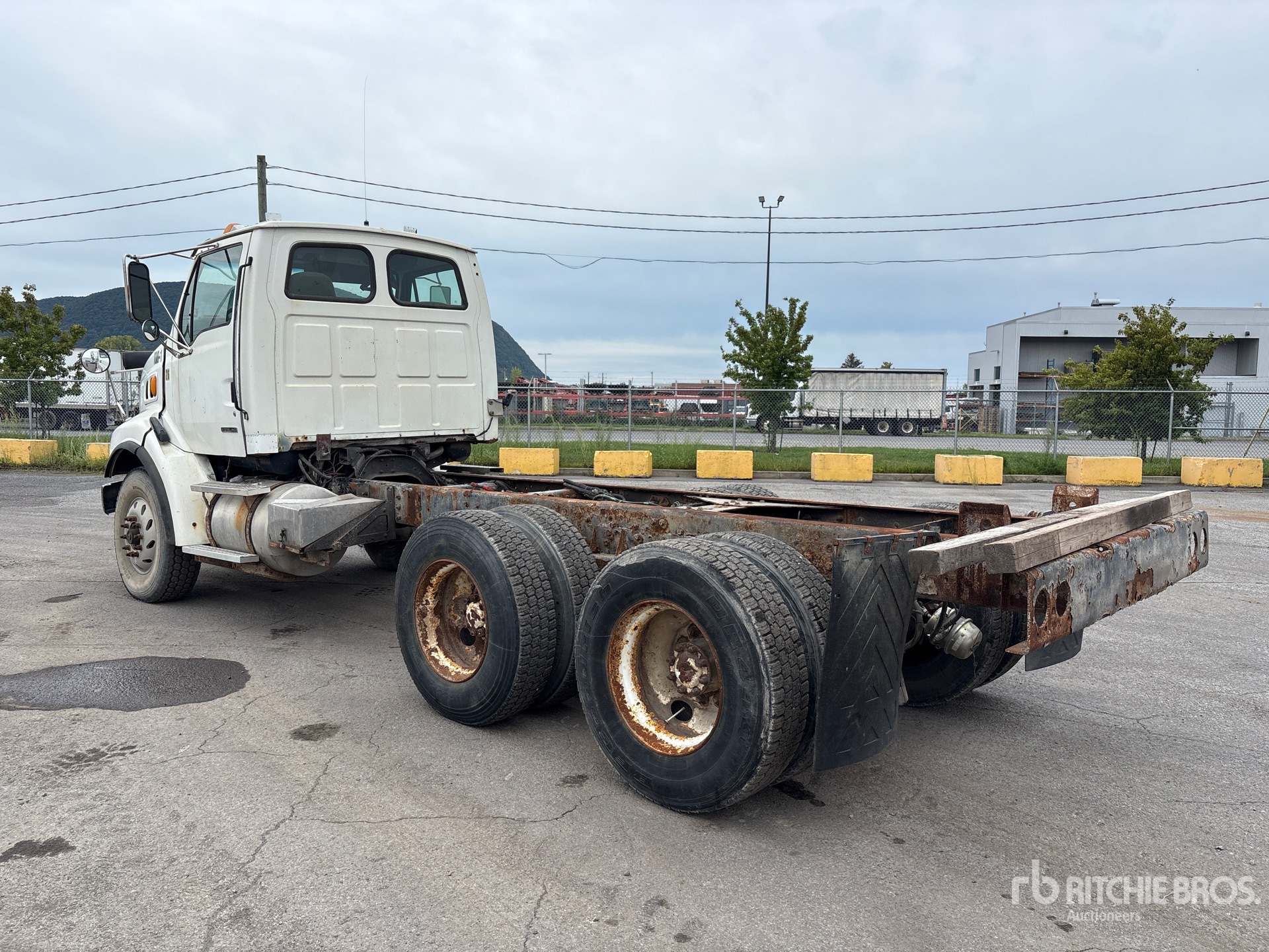 2000 Sterling L9500
