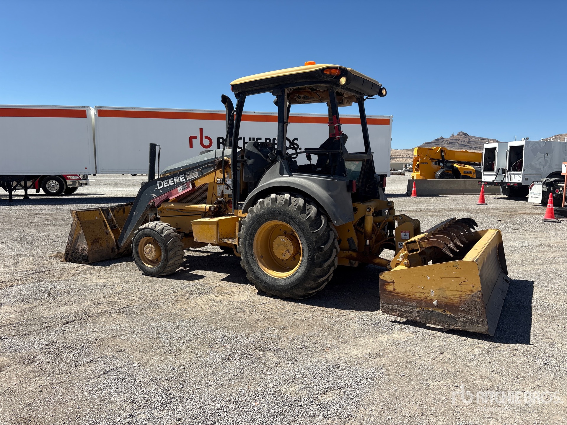 2014 John Deere 210K