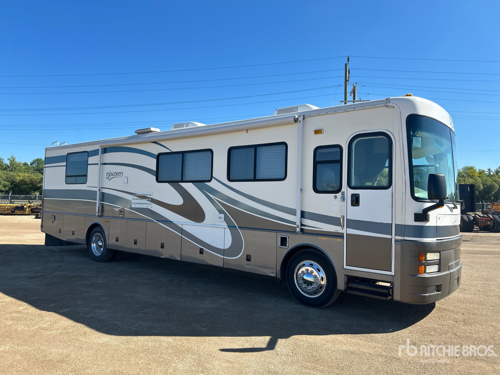 2002 Fleetwood DISCOVERY