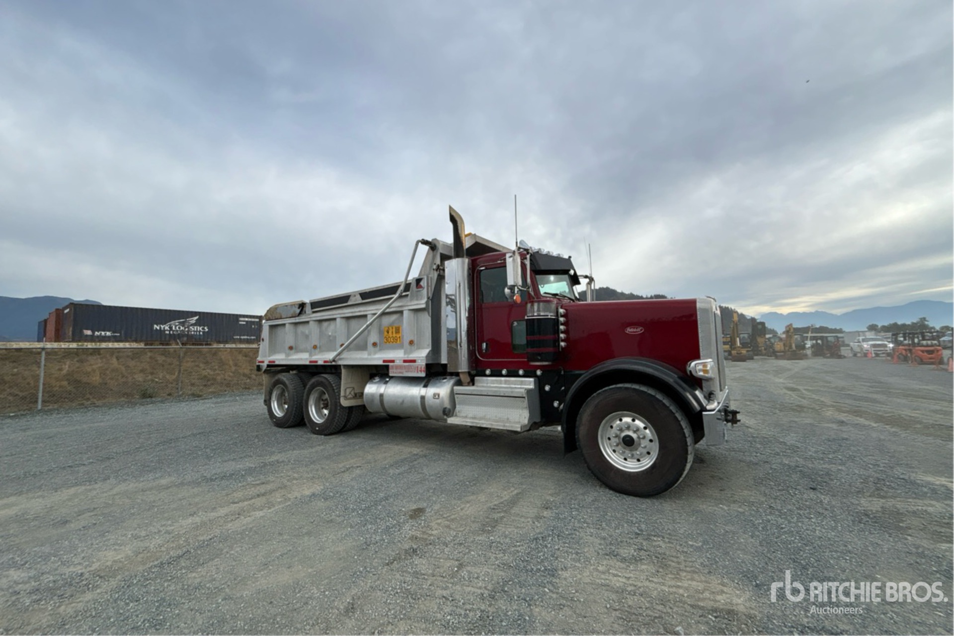 2020 Peterbilt 389