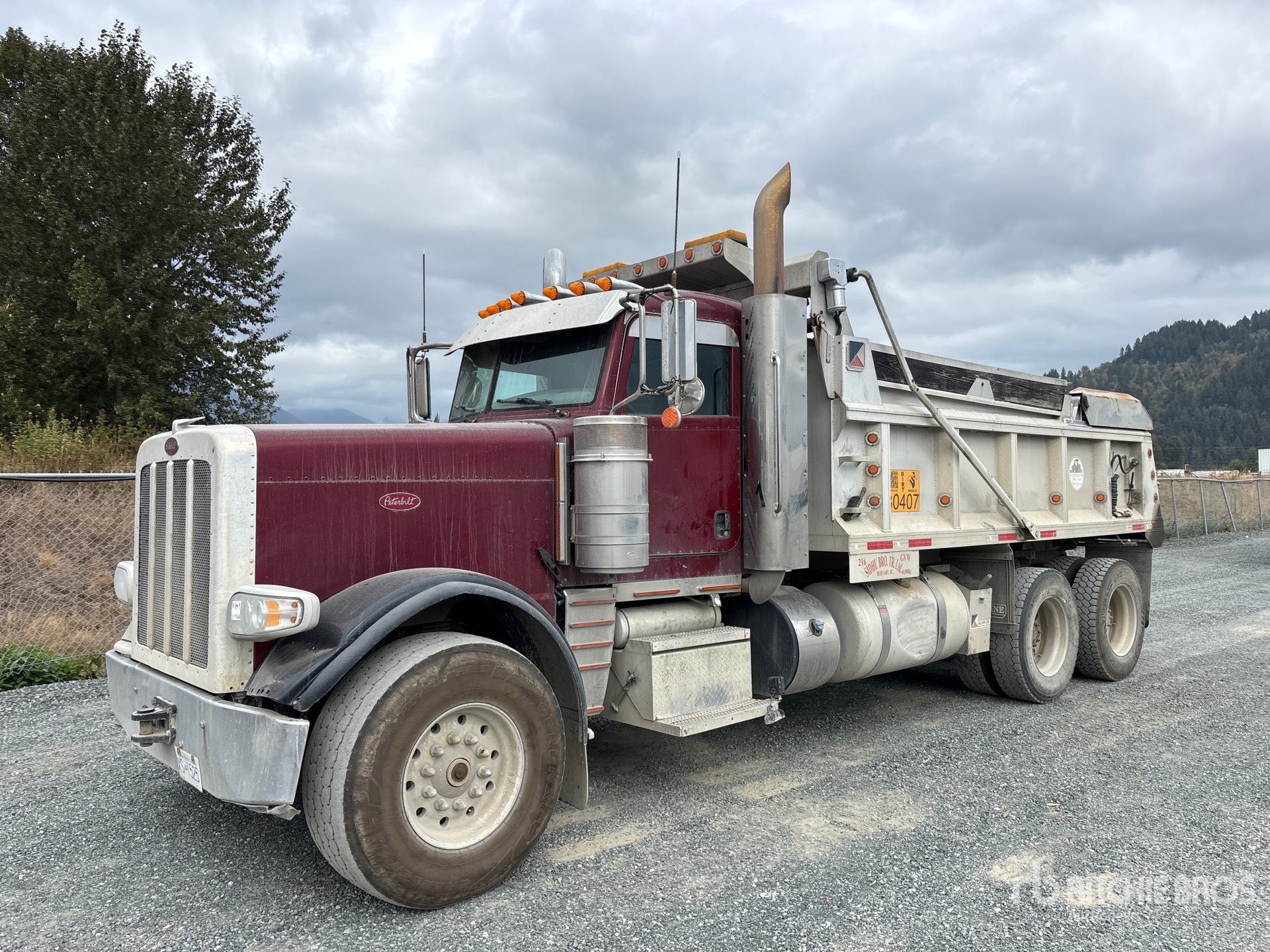 2016 Peterbilt 389