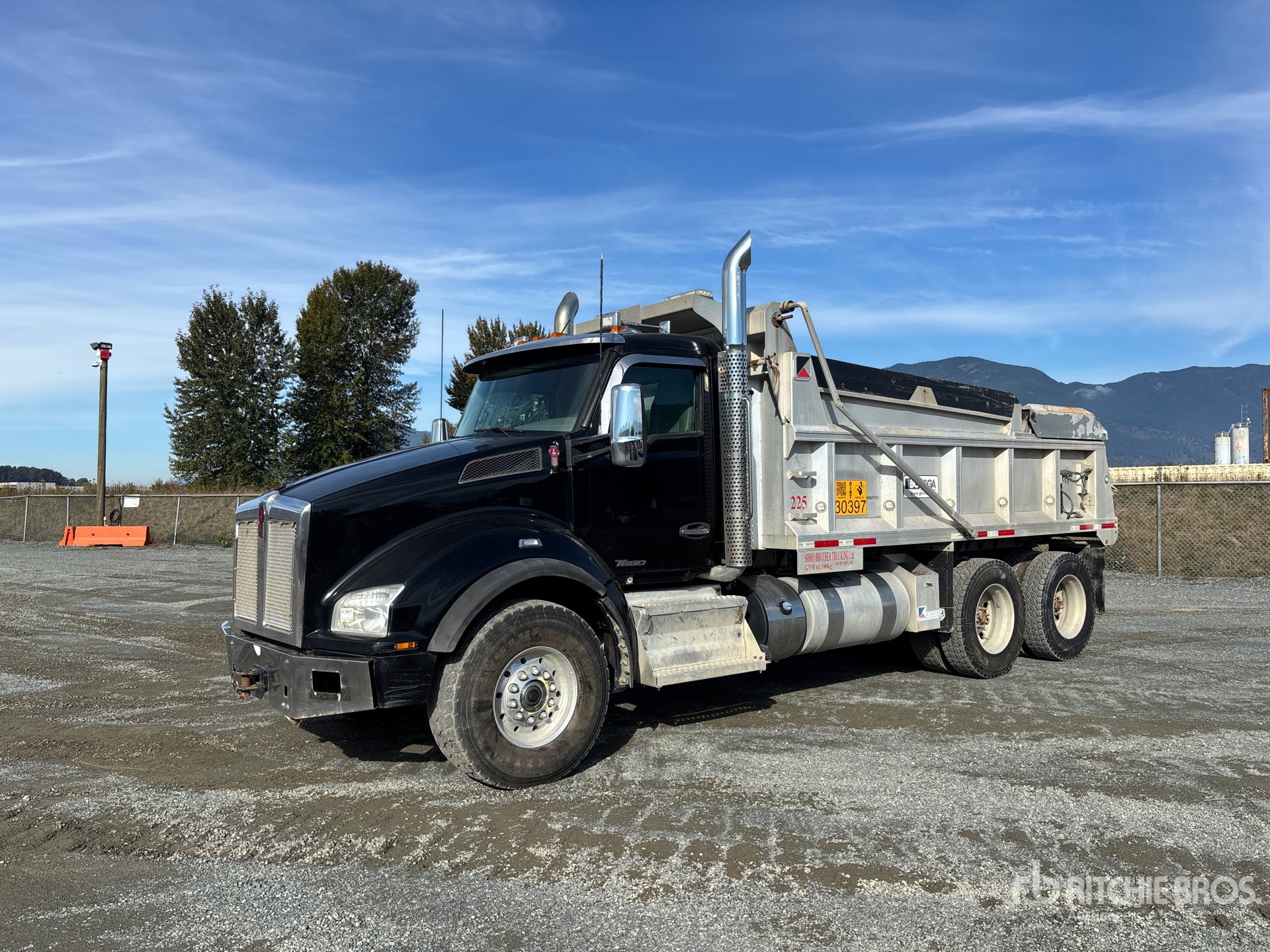 Photo of 2019 Kenworth T880