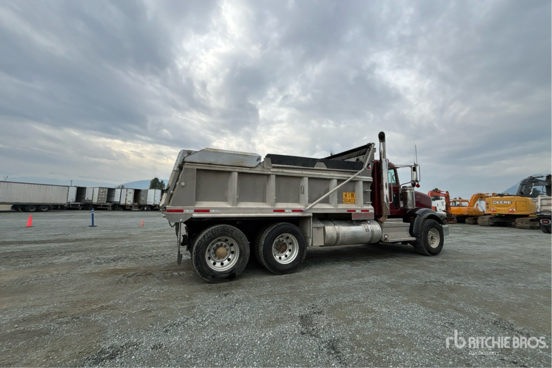 2024 Peterbilt 367