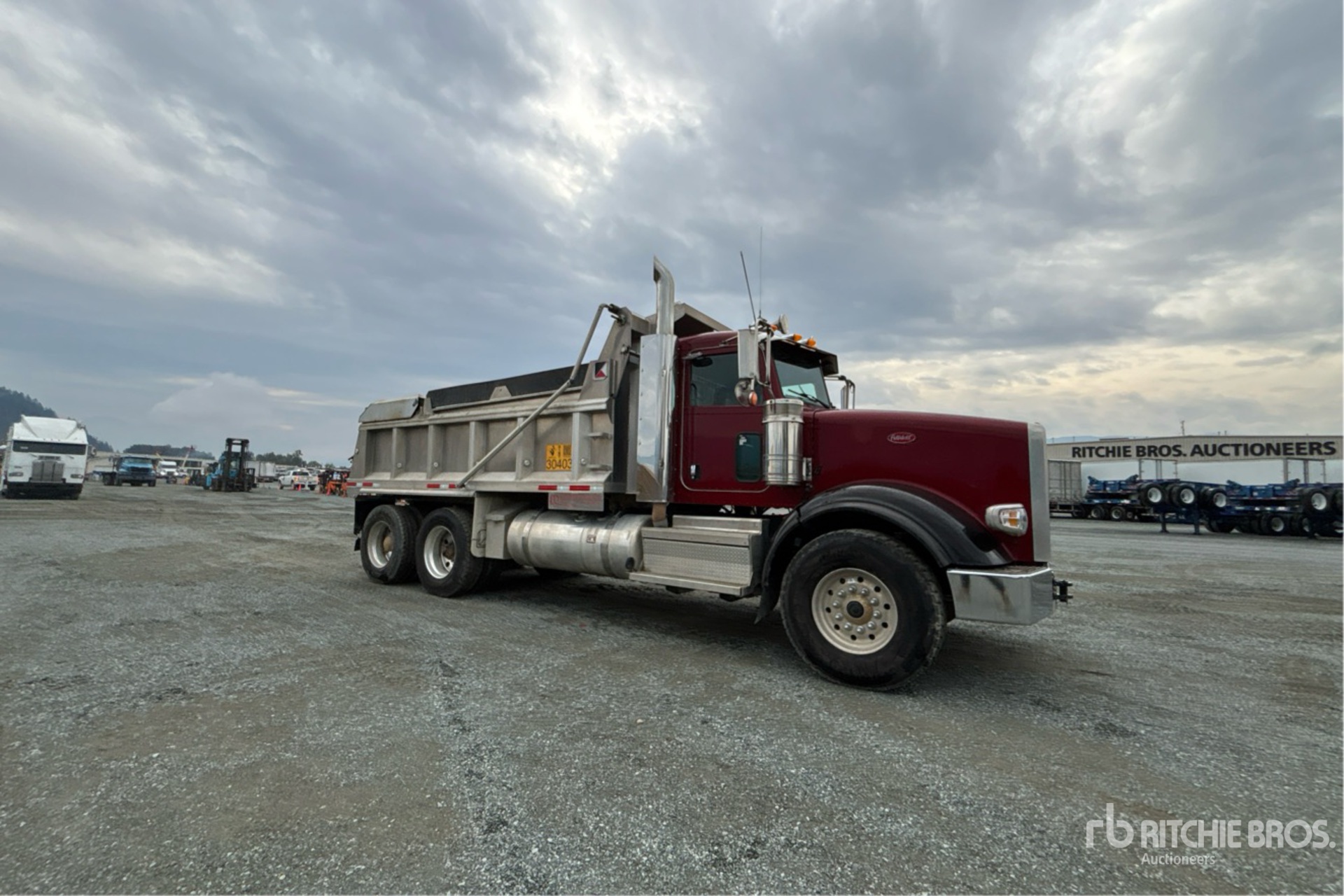 2024 Peterbilt 367