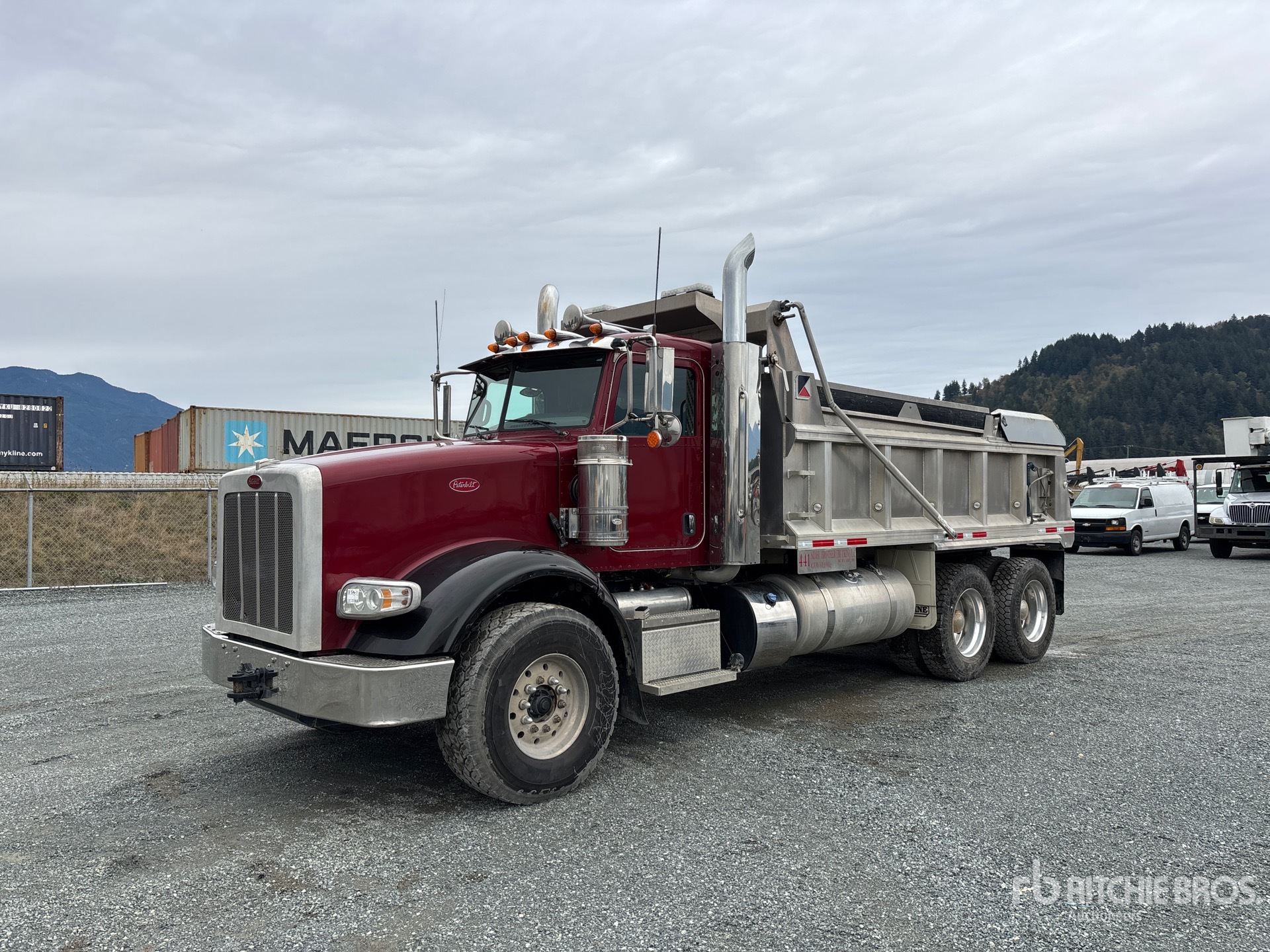 Photo of 2024 Peterbilt 367