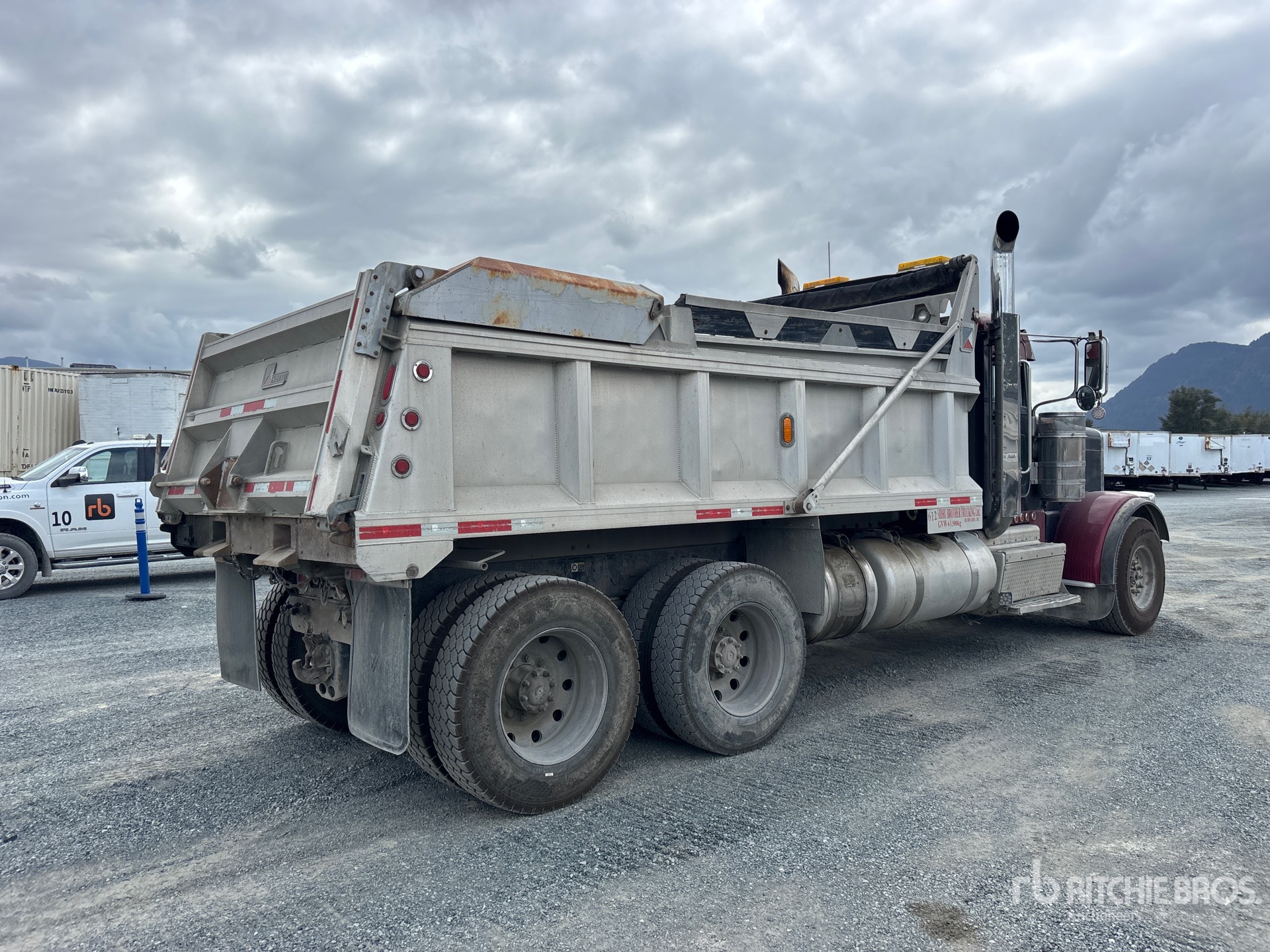 2016 Peterbilt 389