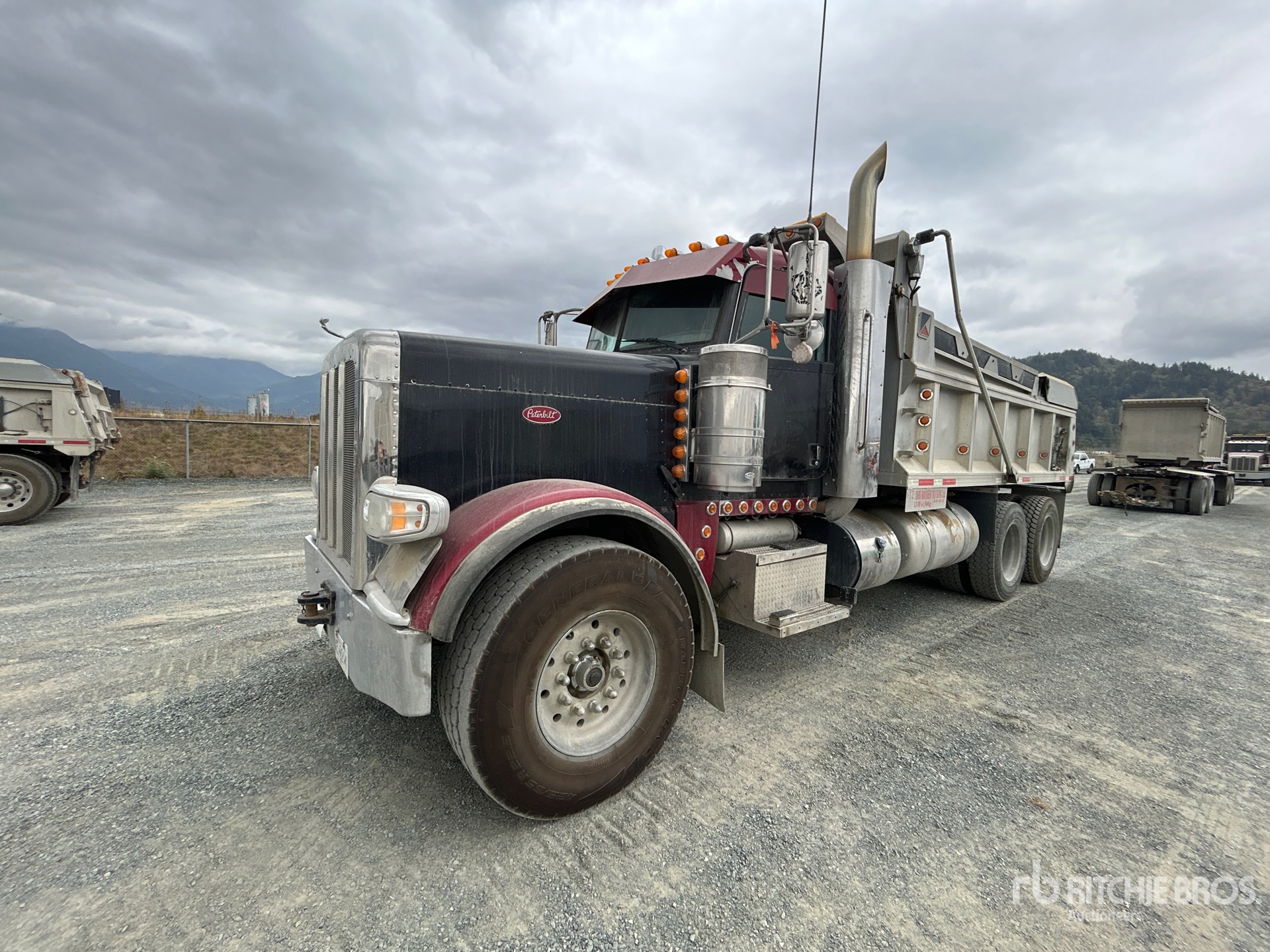 2016 Peterbilt 389