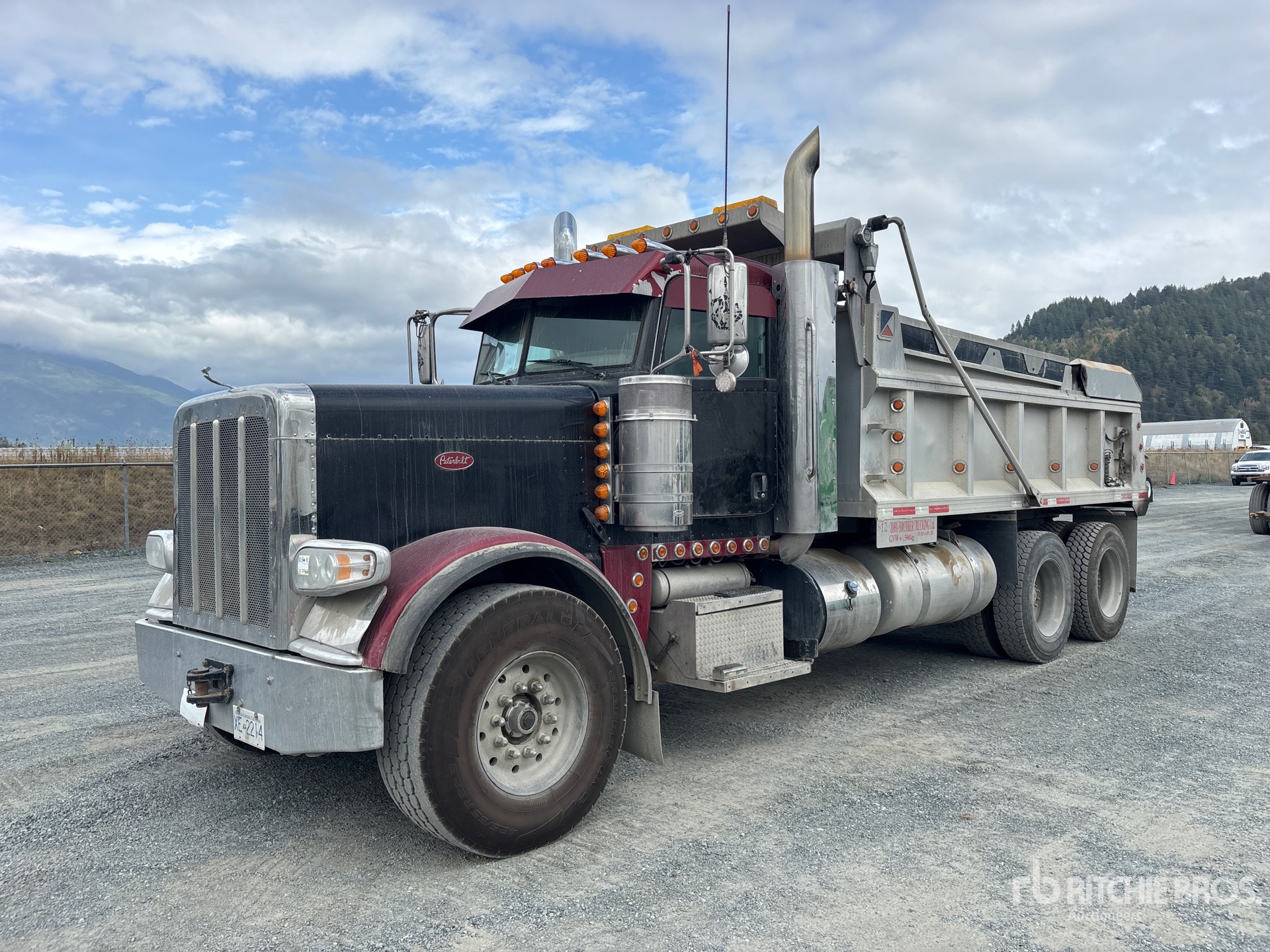 2016 Peterbilt 389