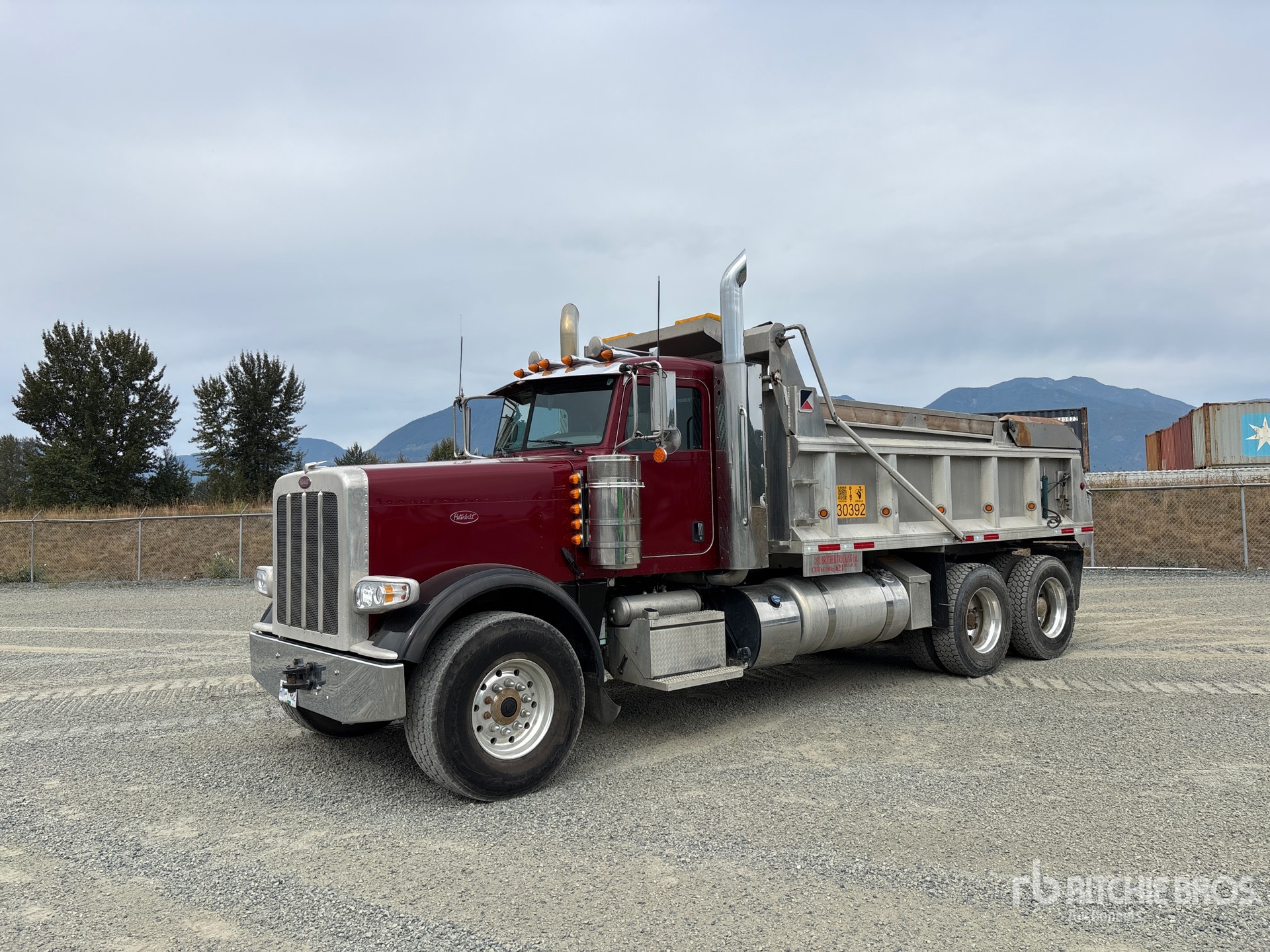 2022 Peterbilt 389