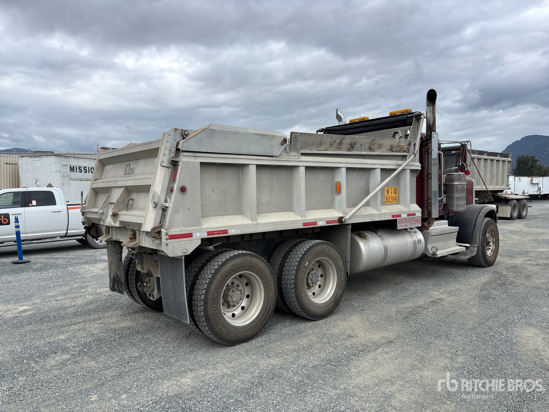 2020 Peterbilt 389