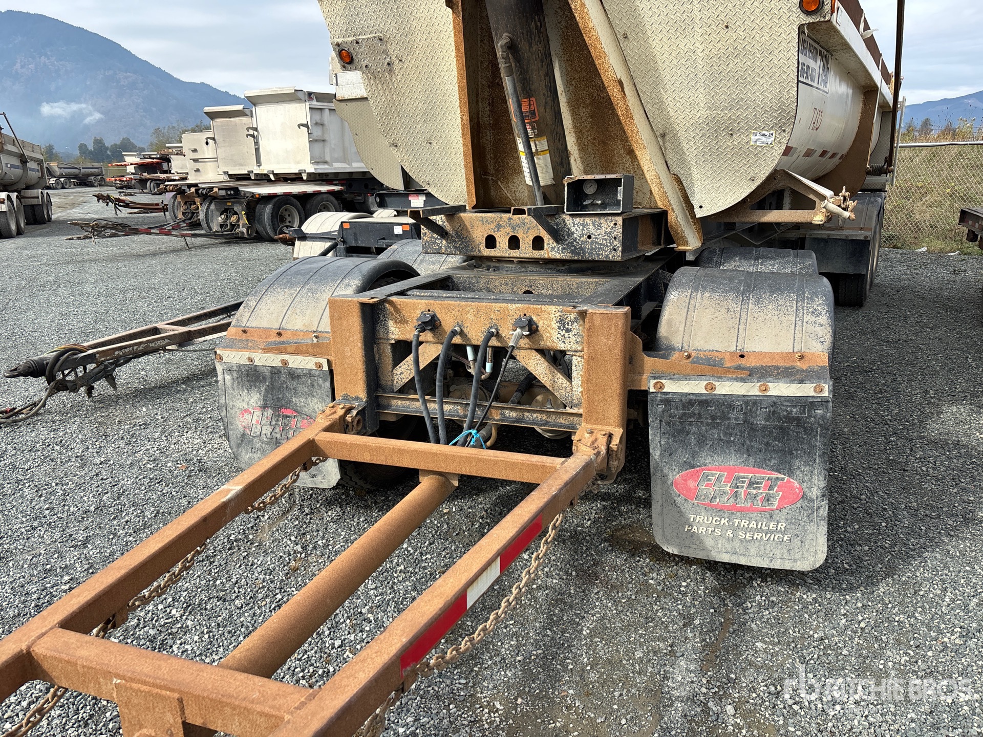 2003 Midland 24 FT 3 IN QUAD/A