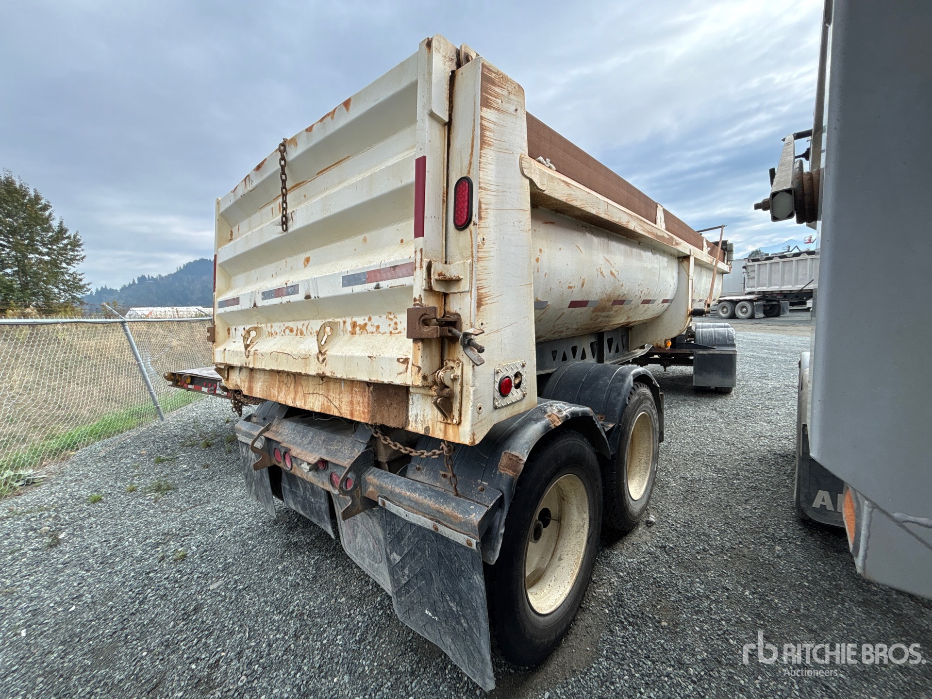 2003 Midland 24 FT 3 IN QUAD/A