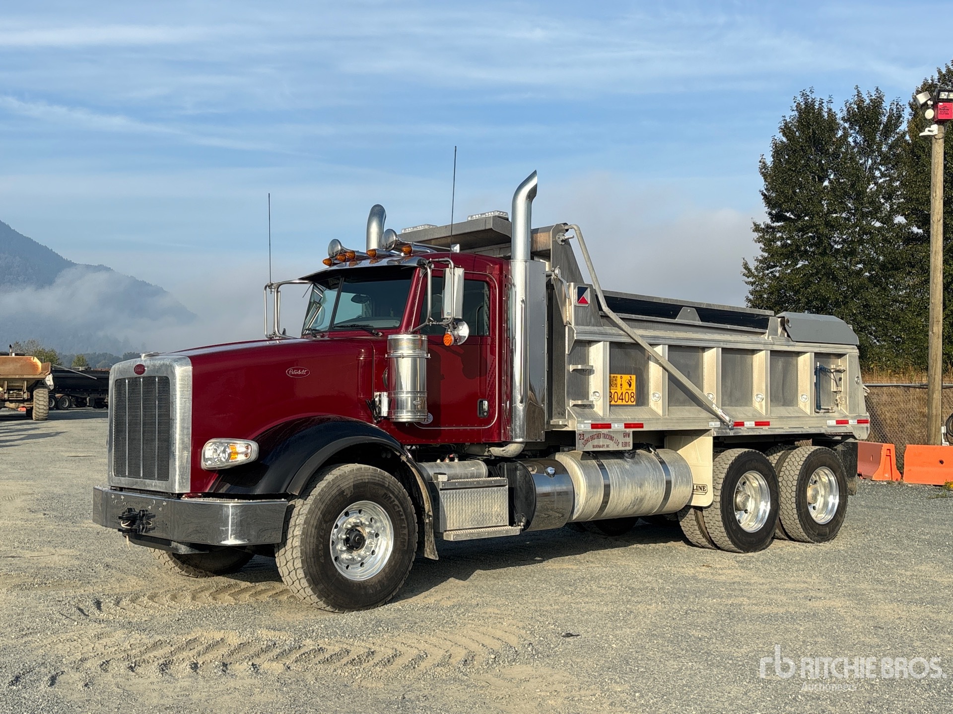 Photo of 2024 Peterbilt 367