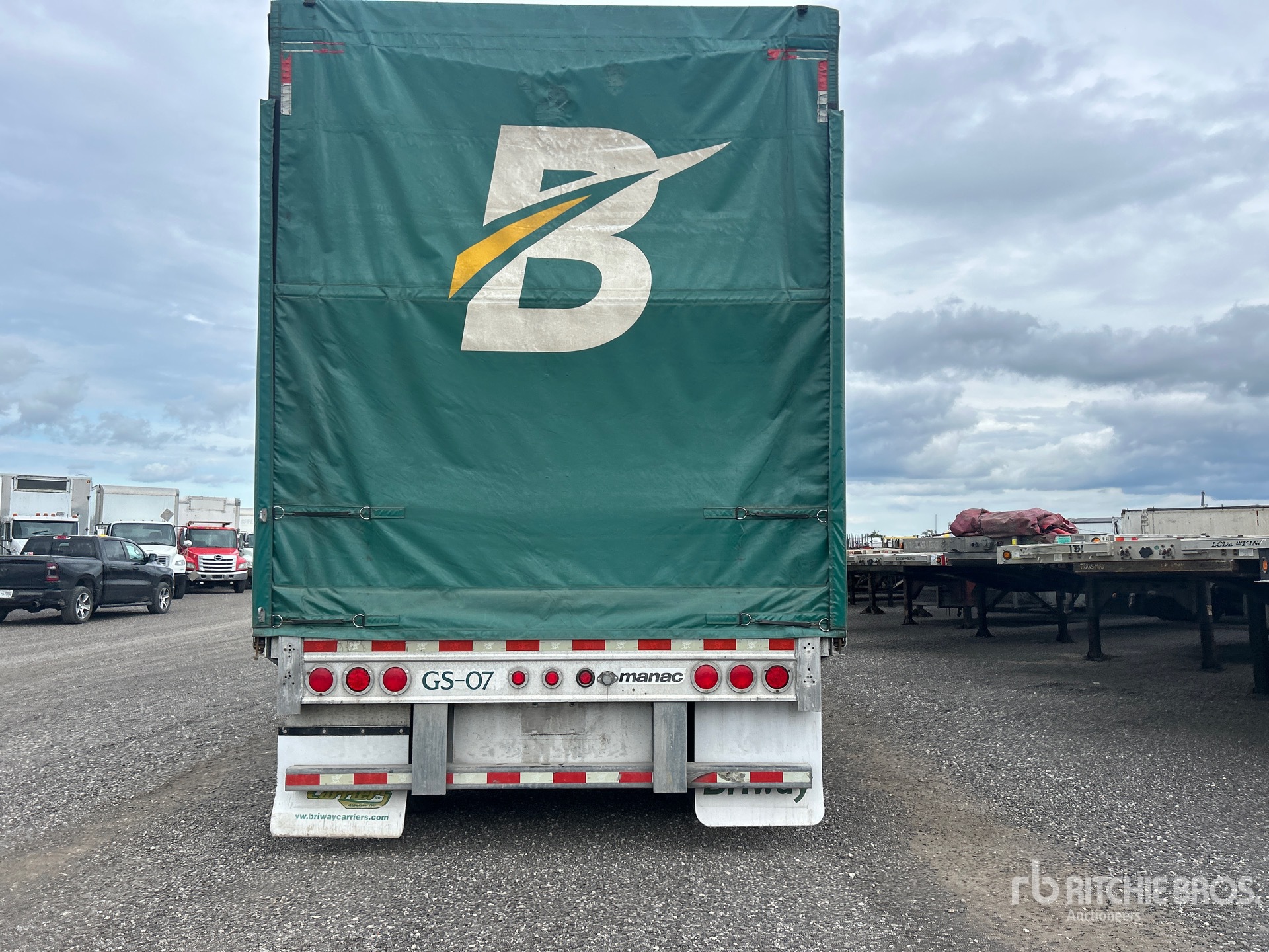 2017 Manac 48 ft T/A Step Deck