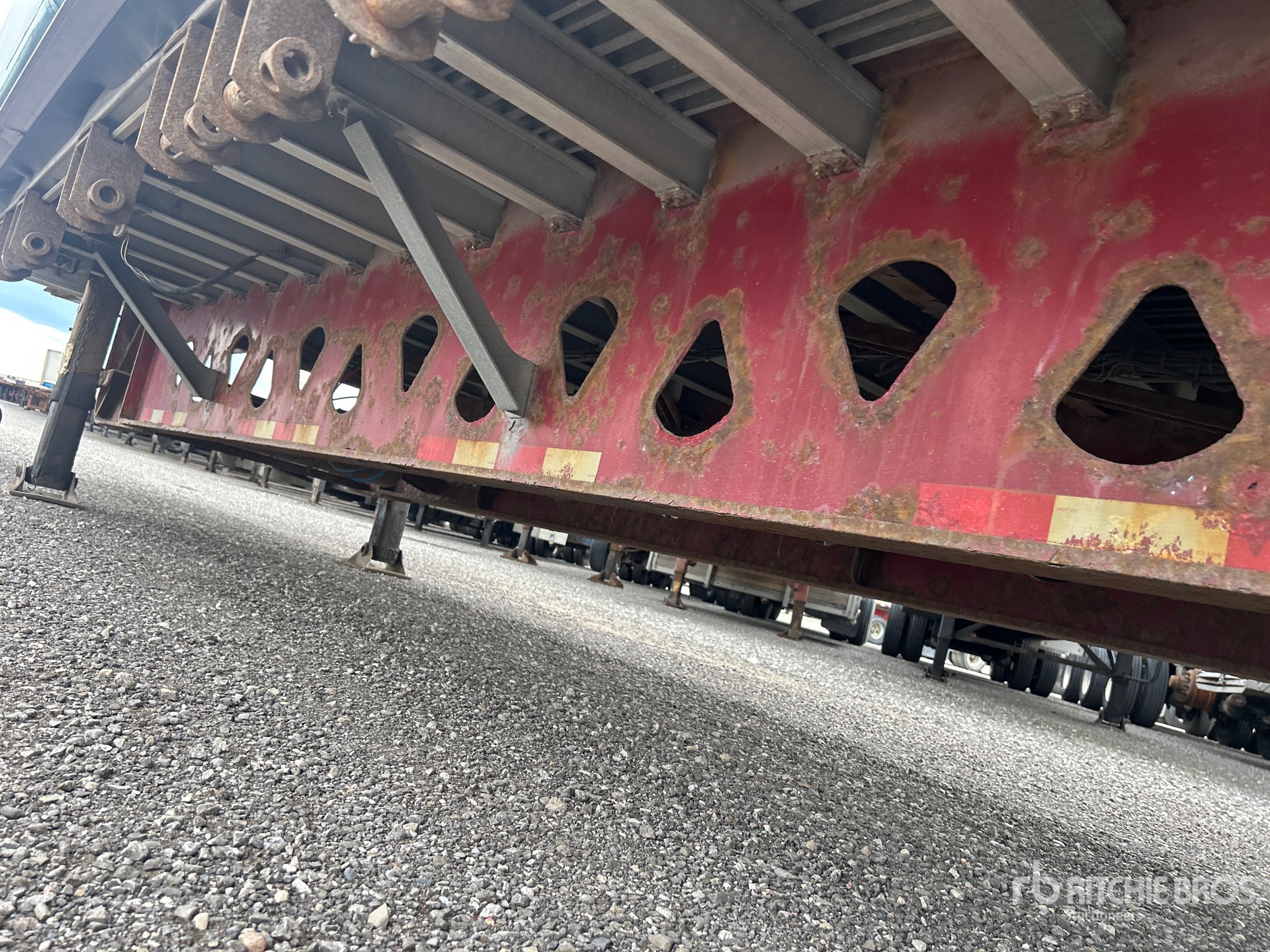 2017 Manac 48 ft T/A Step Deck