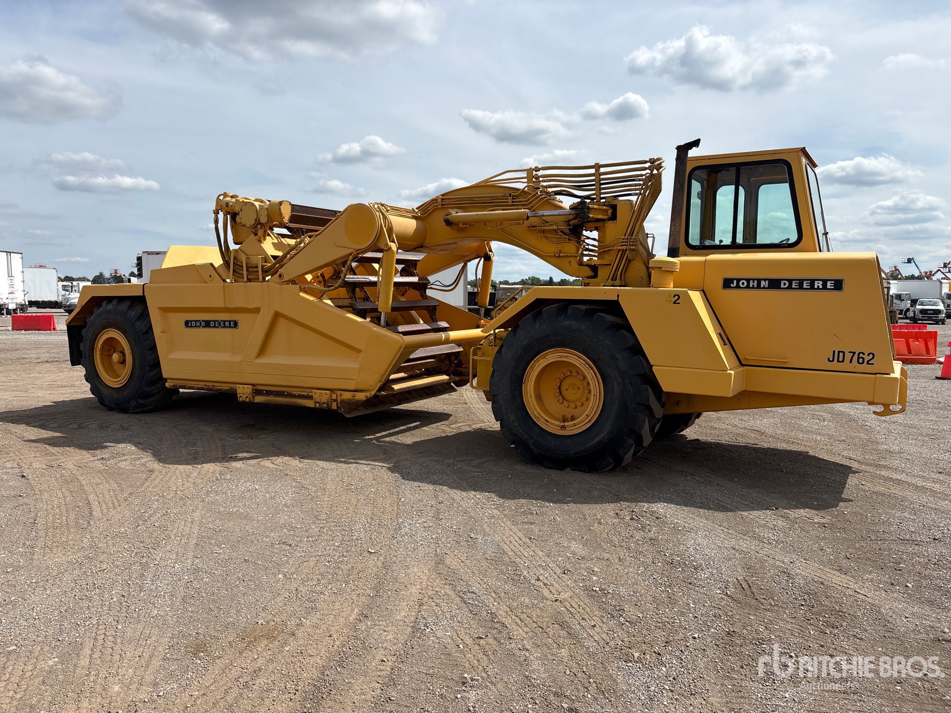1977 John Deere 762