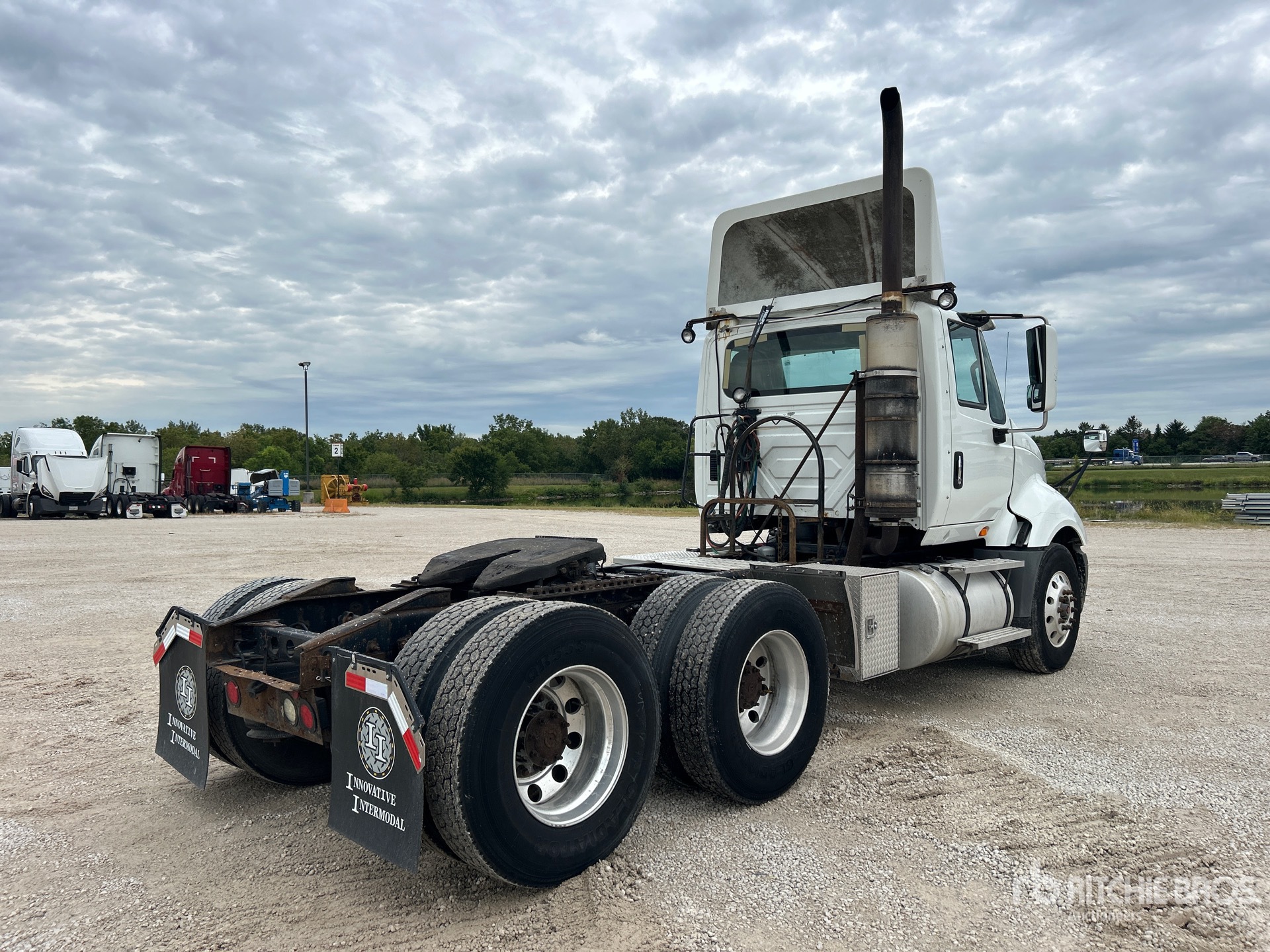 2014 International PROSTAR+ 122