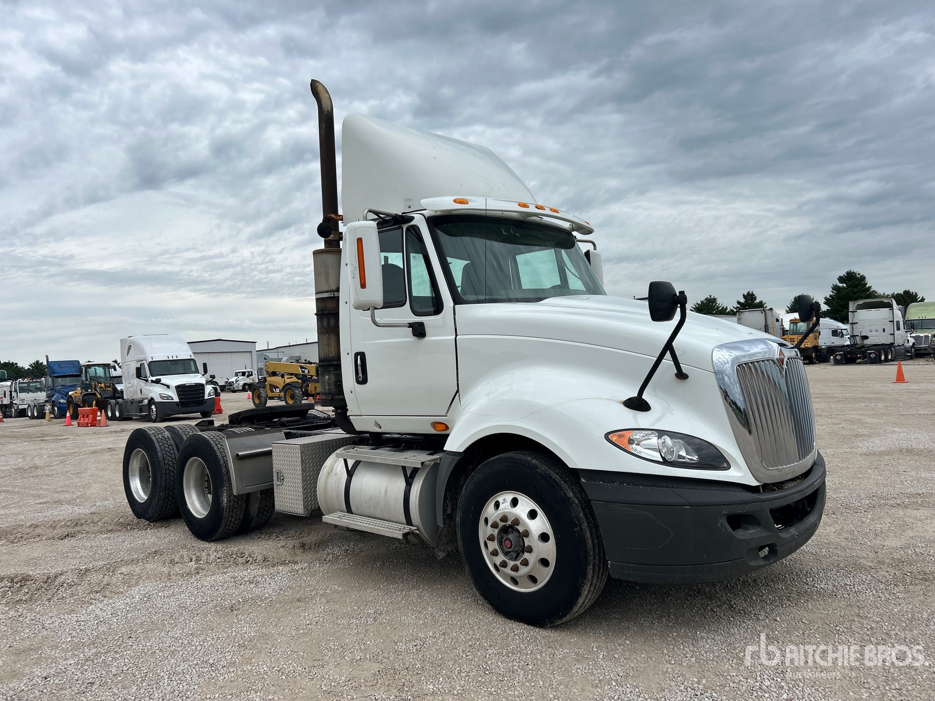 2014 International PROSTAR+ 122