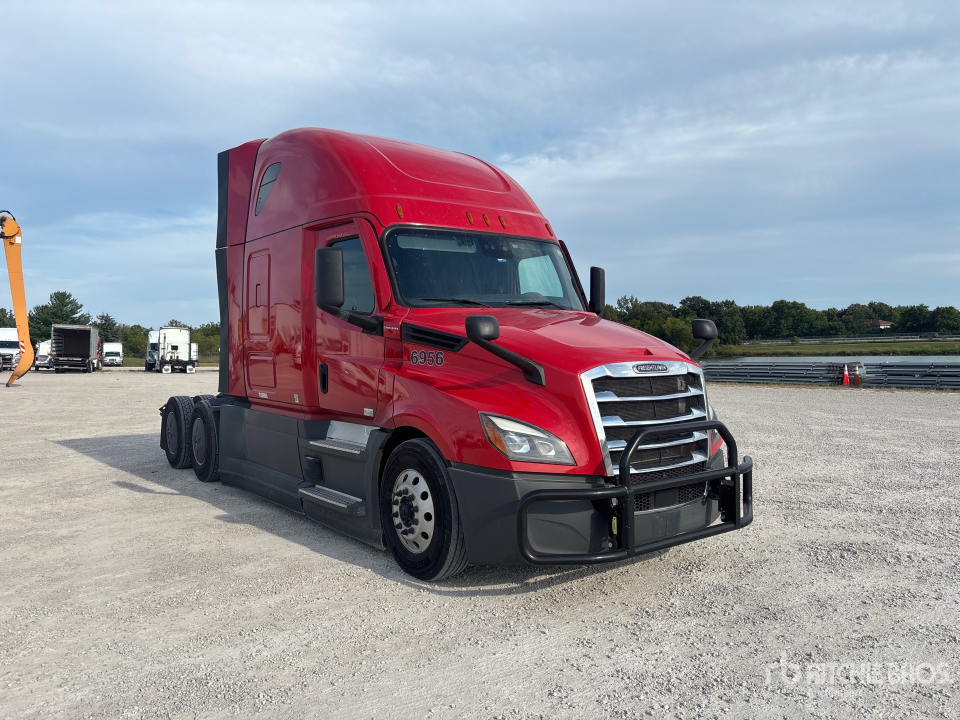 2023 Freightliner CASCADIA 126