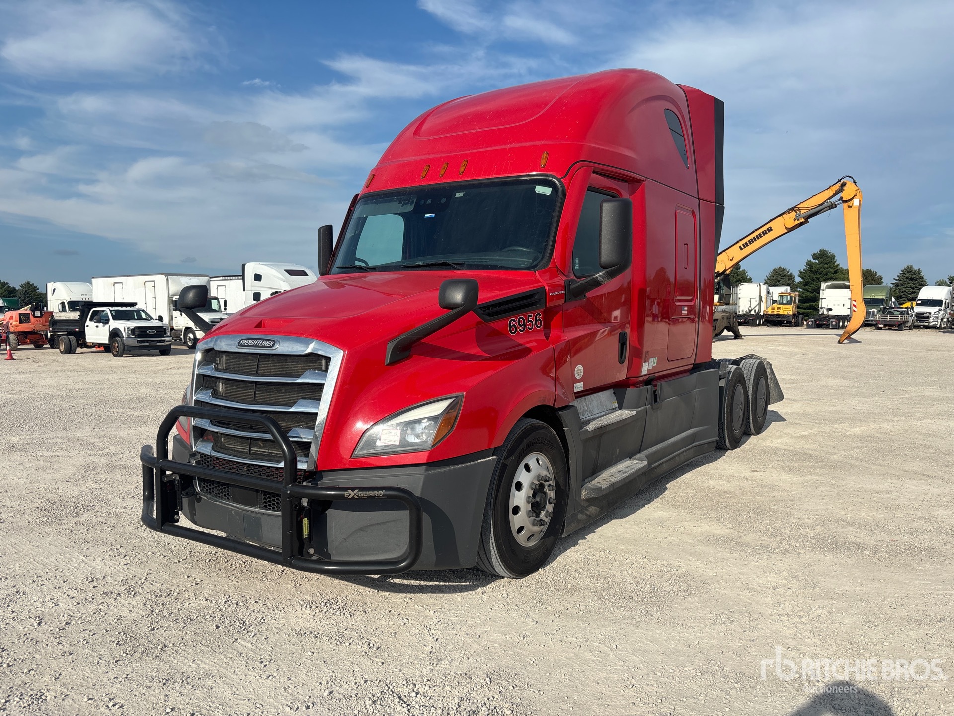 2023 Freightliner CASCADIA 126