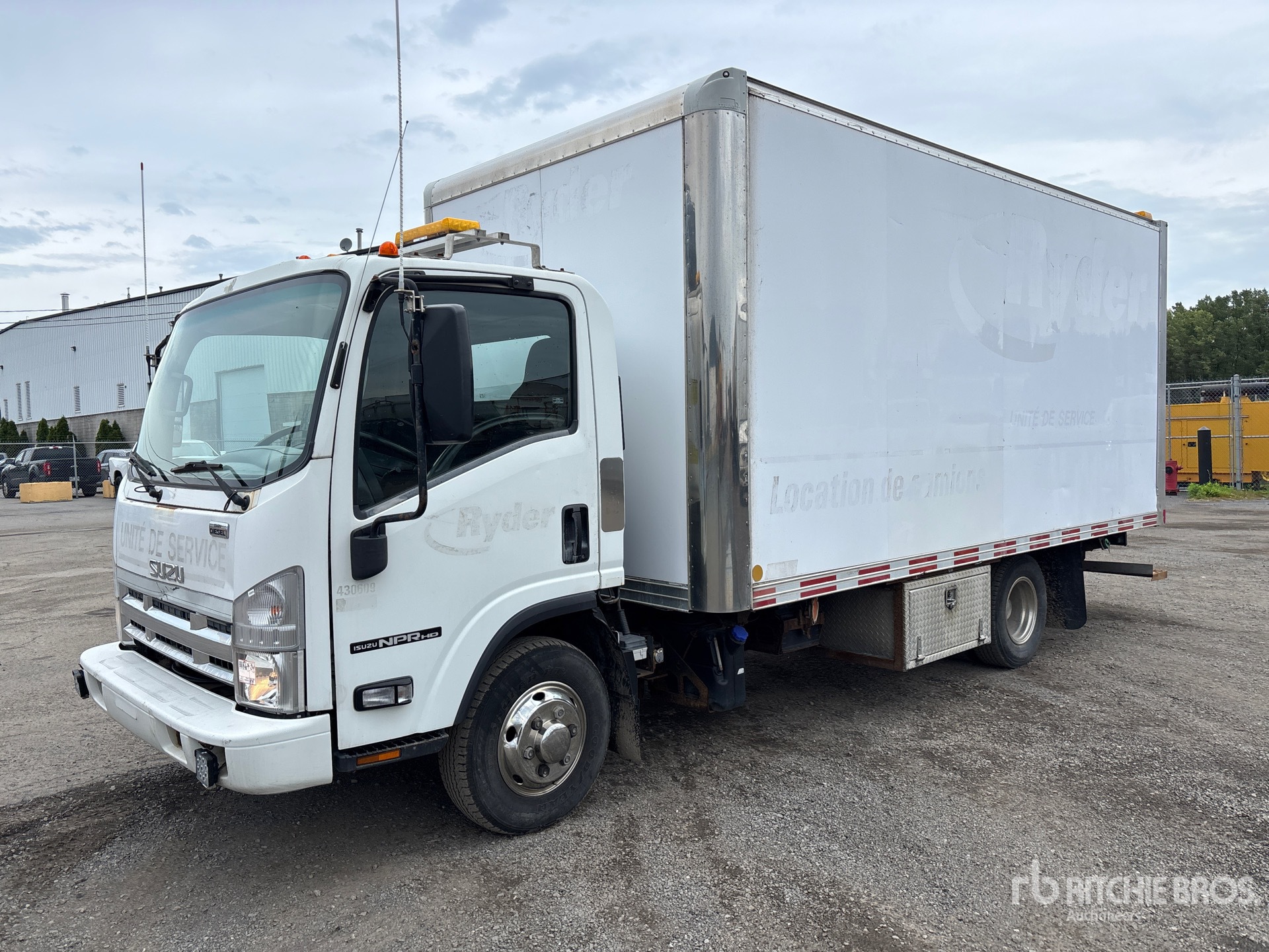 Photo of 2011 Isuzu NPR