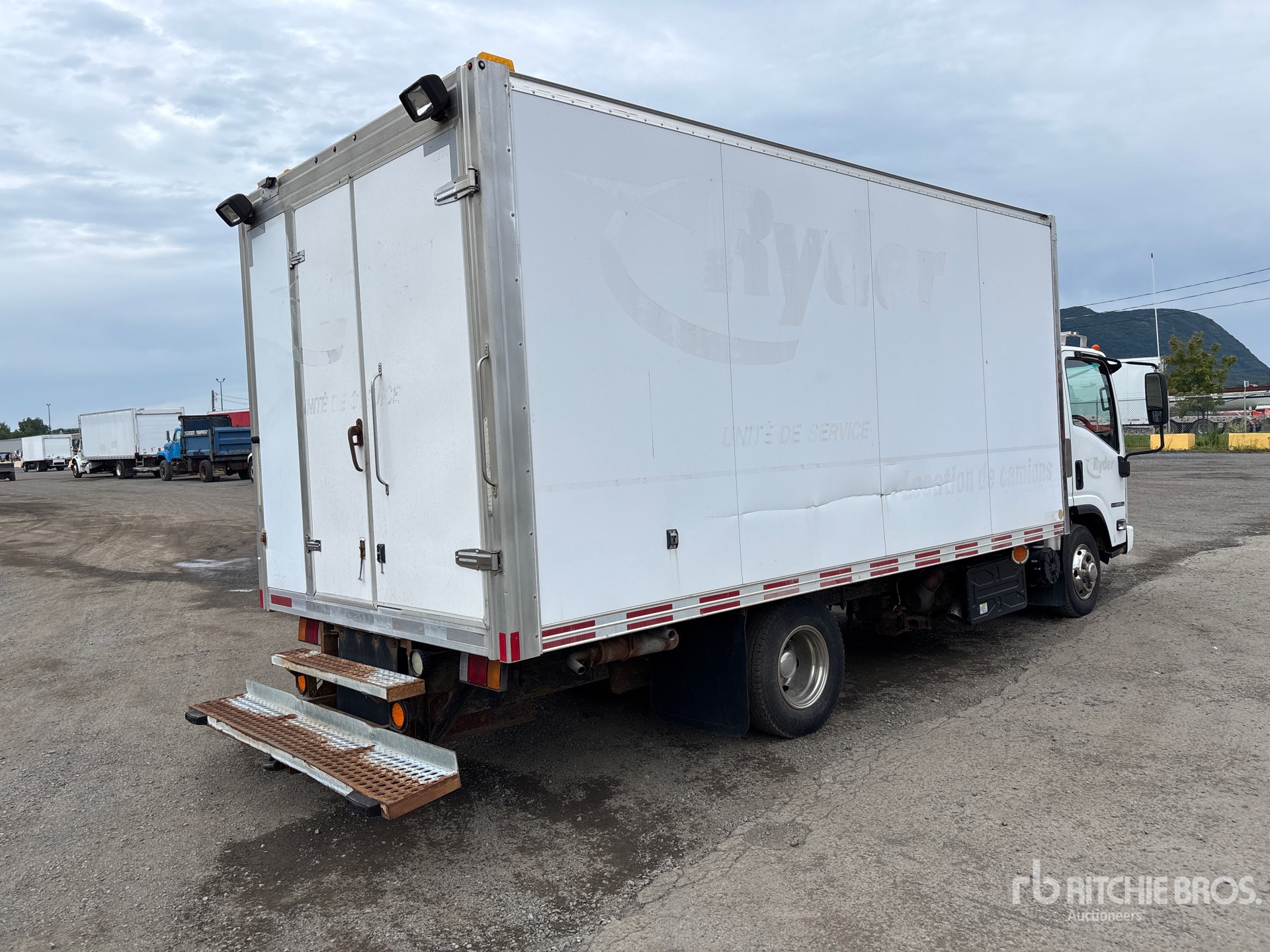 2011 Isuzu NPR