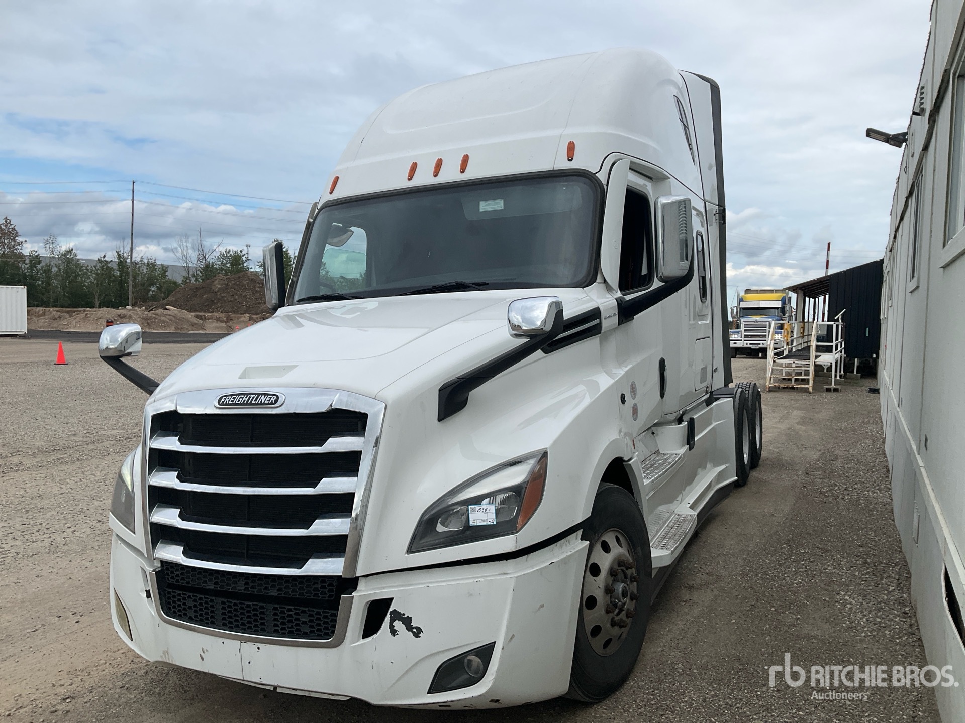 2023 Freightliner CASCADIA 126