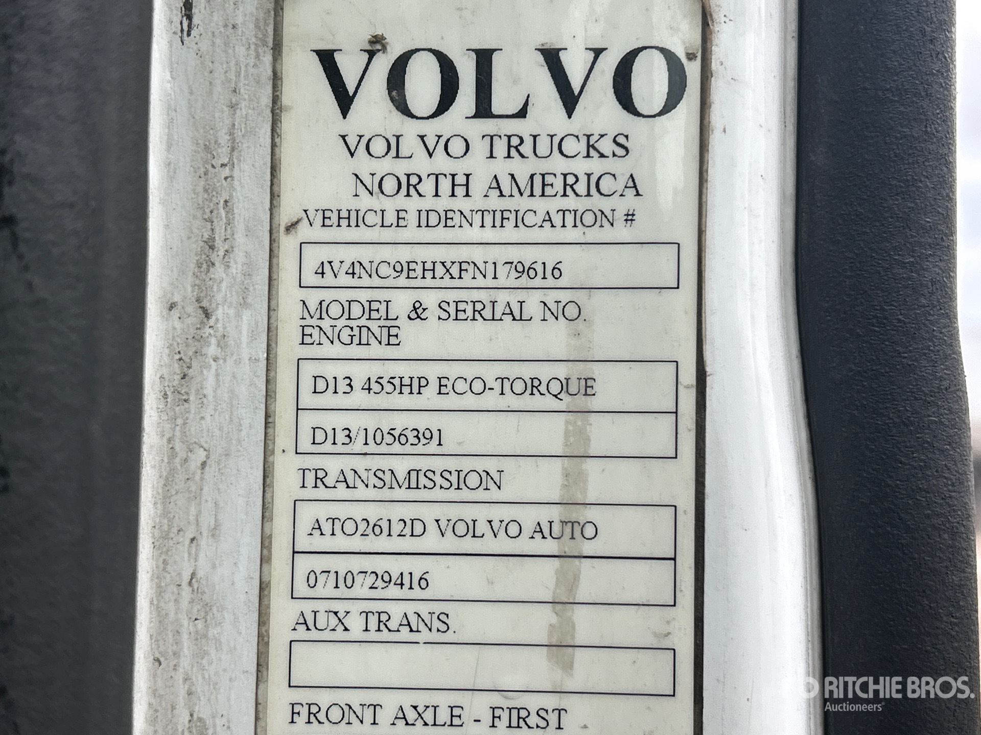 2015 Volvo VNL
